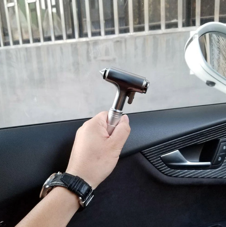 Búa thoát hiểm, phá kính ô tô