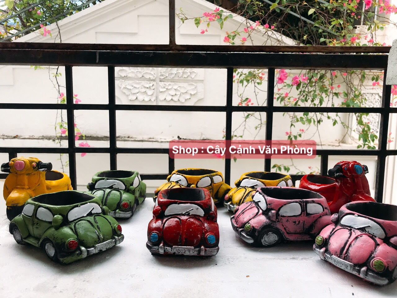 chậu trồng cây hình ô tô cổ [ tặng kèm đất trồng cây ]