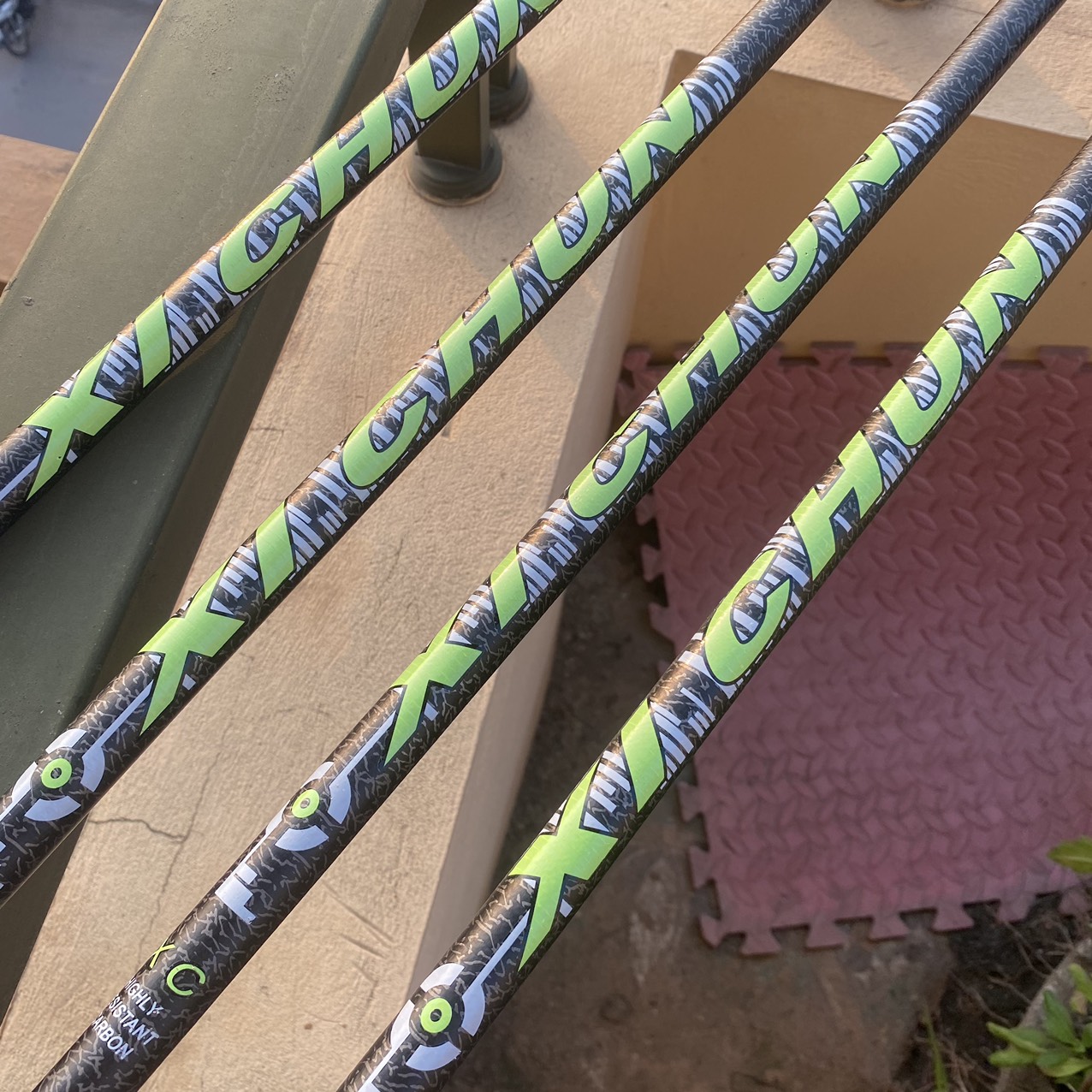 Thanh chống gió carbon cao cấp 2.1m