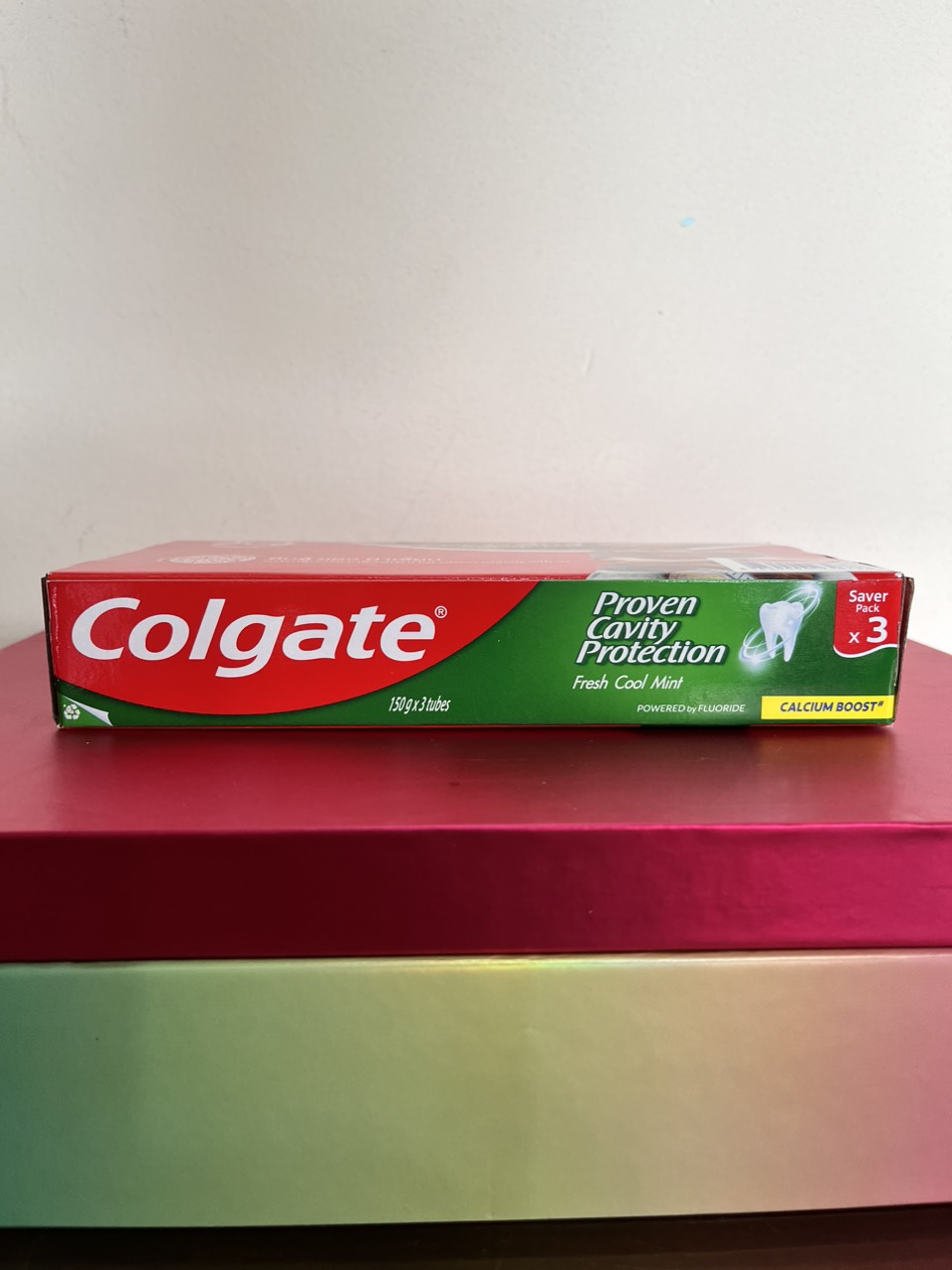 Kem đánh răng Colgate Thái Lan (1 hộp gồm 3 tuýp x 150g)