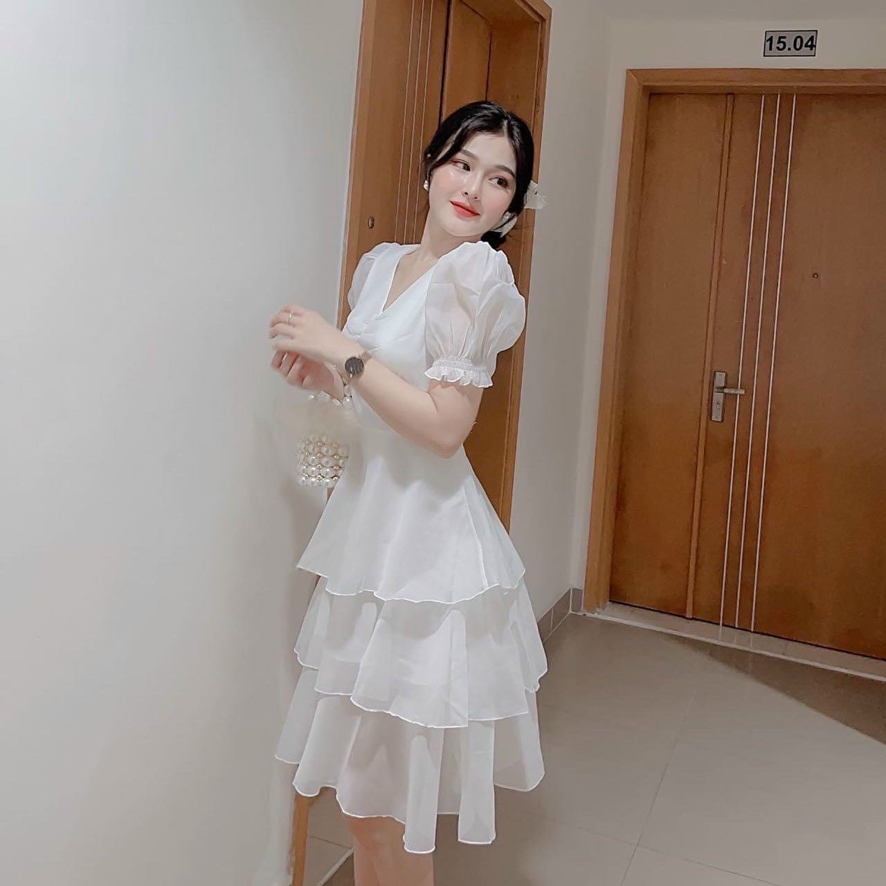 Đầm váy trắng nhúng ngực 3 tầng