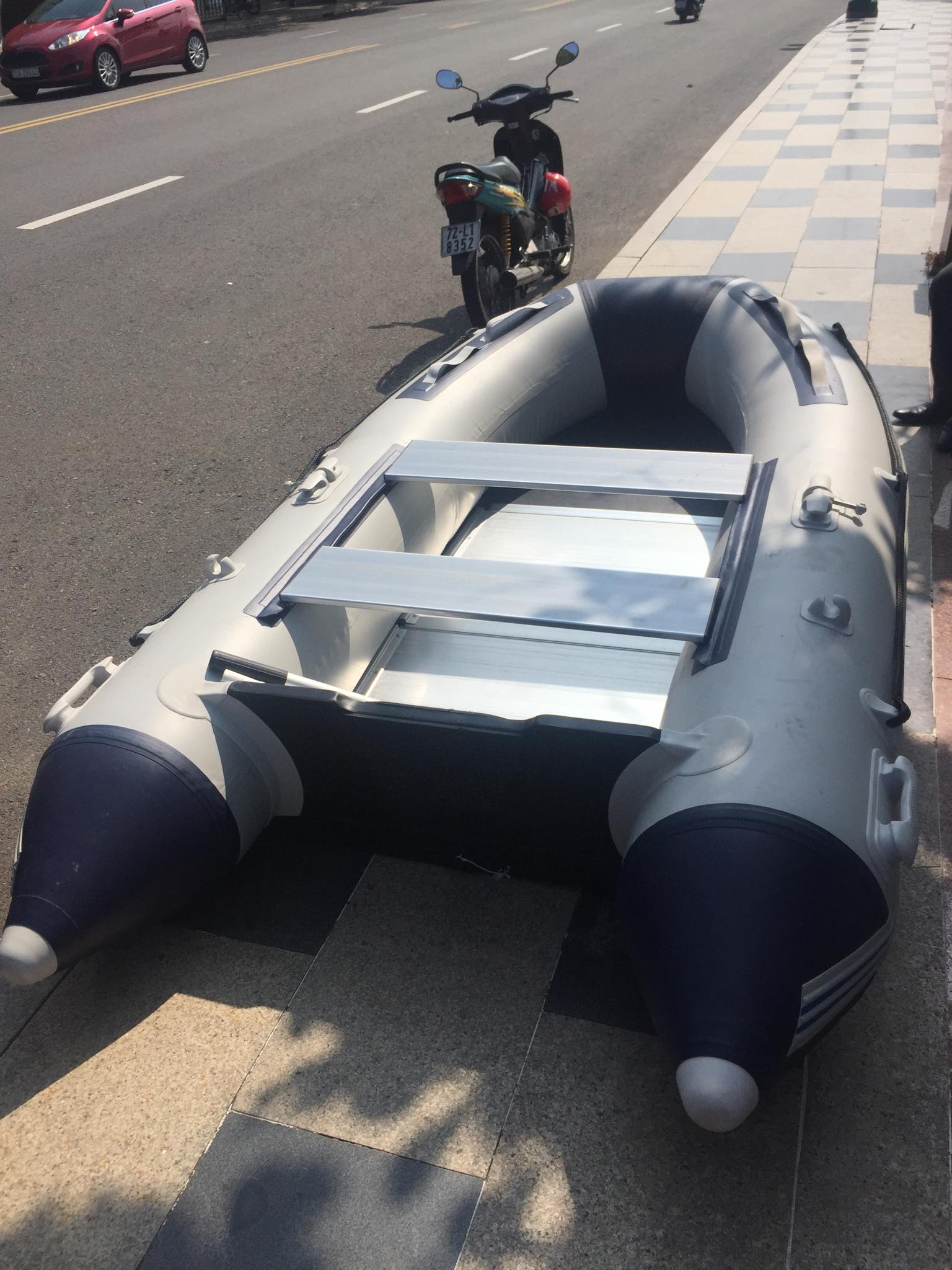 Xuồng phao bơm hơi đáy cứng TKRIB270