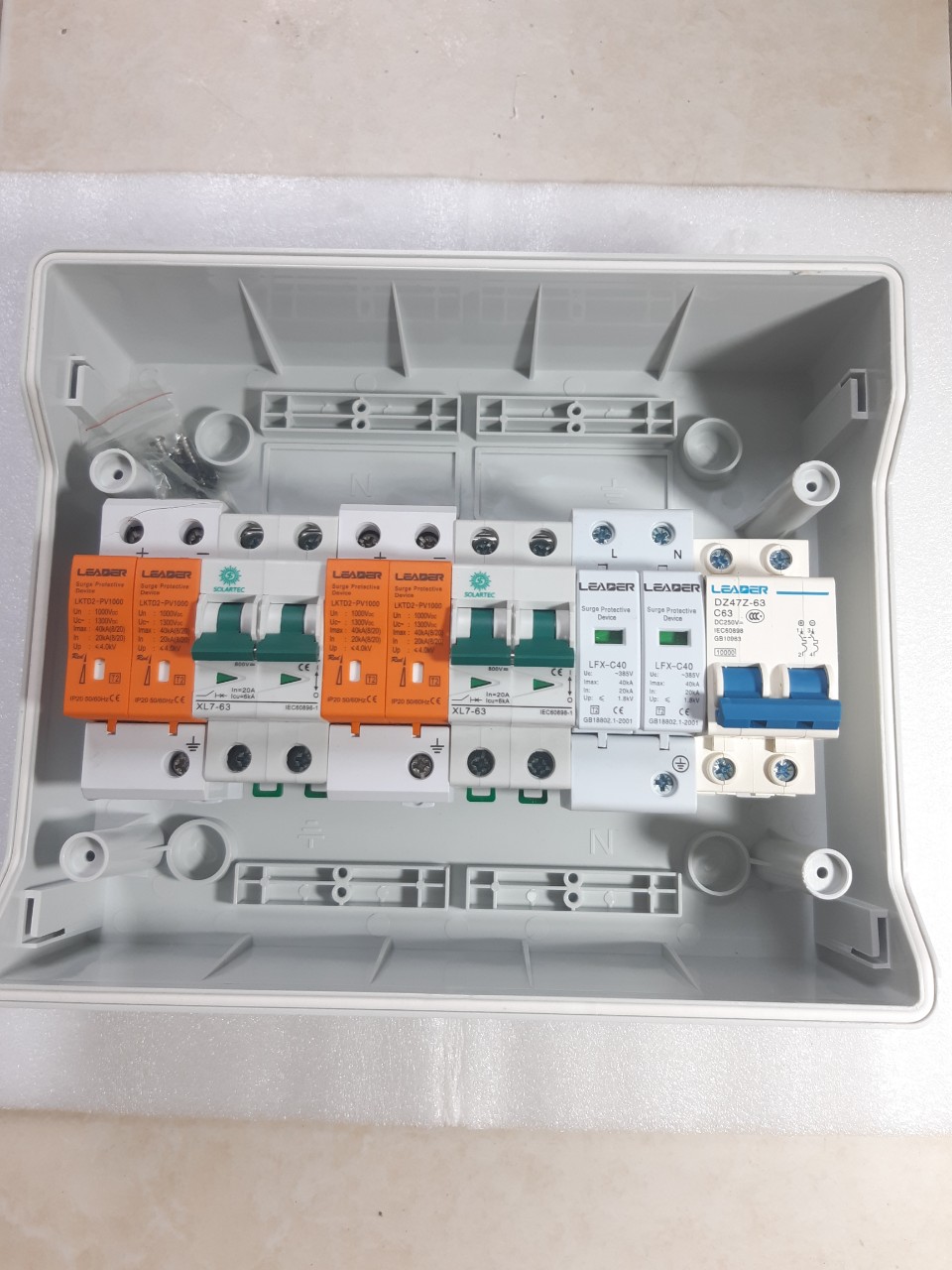 Aptomat dong cat mach dien mot chieu cb dc 800v 20a