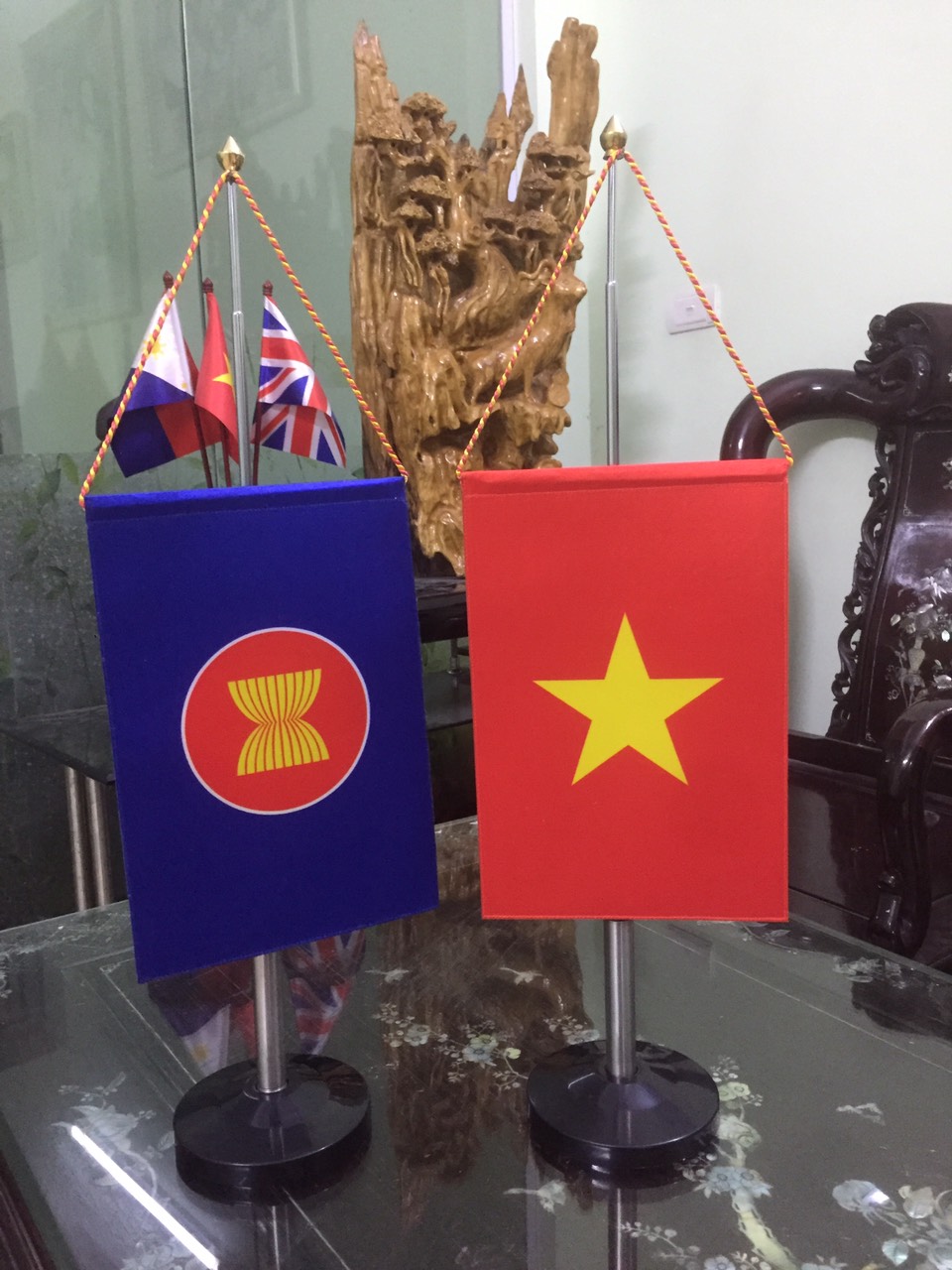 Cờ Để Bàn Làm Việc