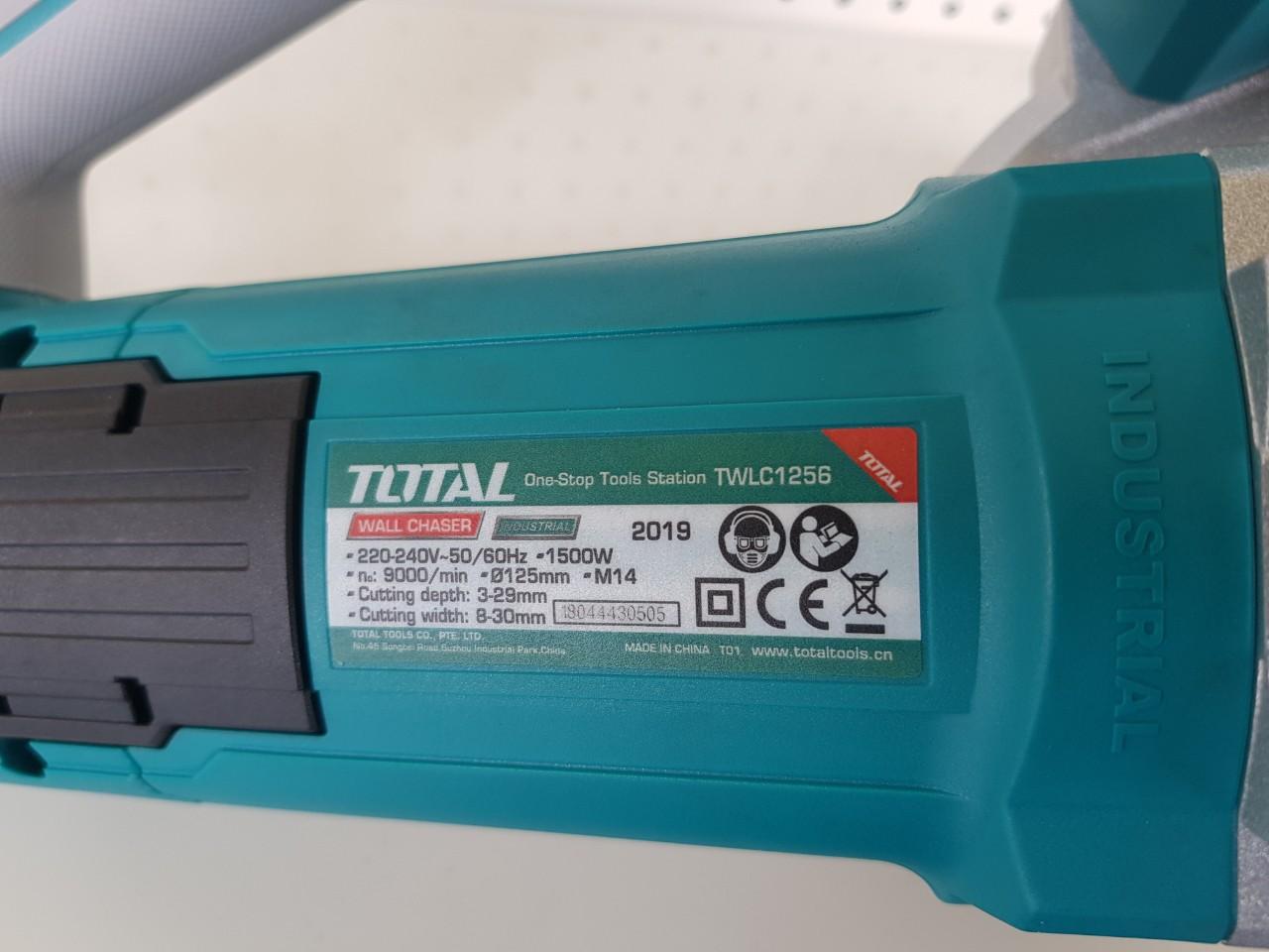1500W Máy cắt rãnh tường Total TWLC1256