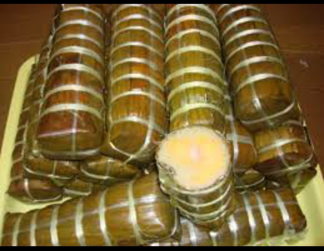 COMBOO 2 CÂY BÁNH TÉT BÌNH ĐỊNH CÔ 4 (1 ĐÒN 1KG BÁNH MỚI VÀ HÚT CHÂN KHÔNG)
