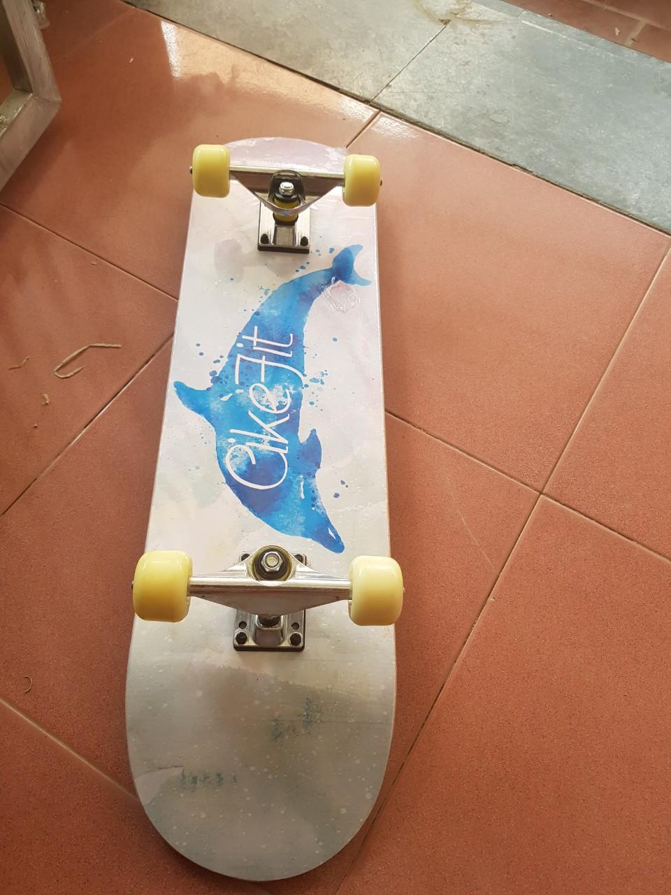 Ván trượt thi đấu Skateboard cao cấp thế hệ mới 2021 (Mặt ván nhám + Bánh cao su dẻo)