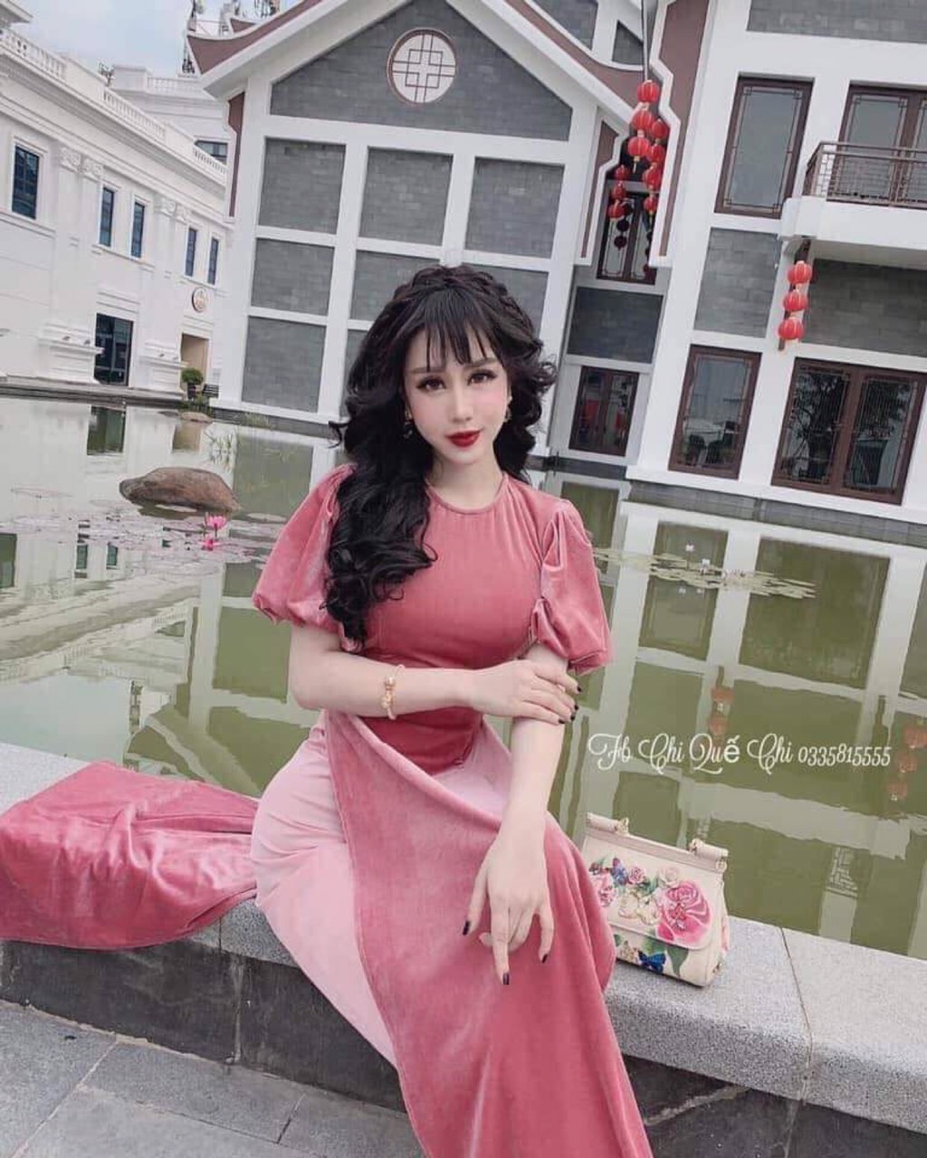 Bộ áo dài cách tân nhung tay bồng