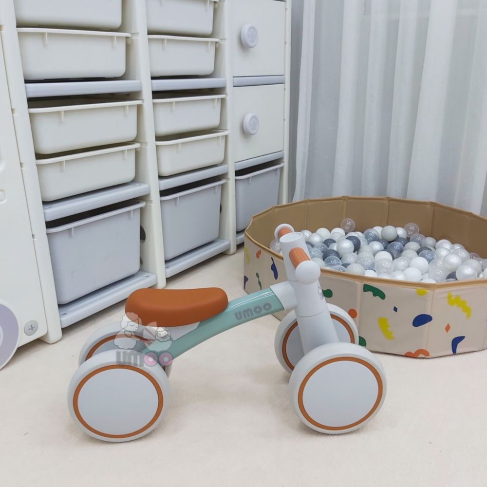 Xe chòi chân Umoo cho bé từ 1-3 tuổi
