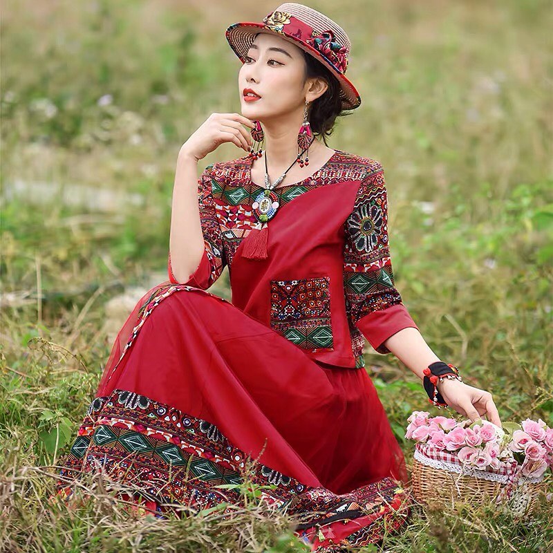 Set Váy Đỏ Thổ Cẩm