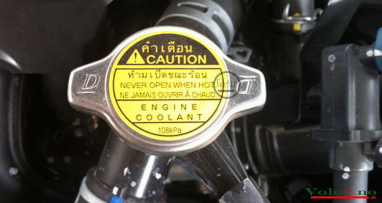 Nắp két nước làm mát động cơ ô tô