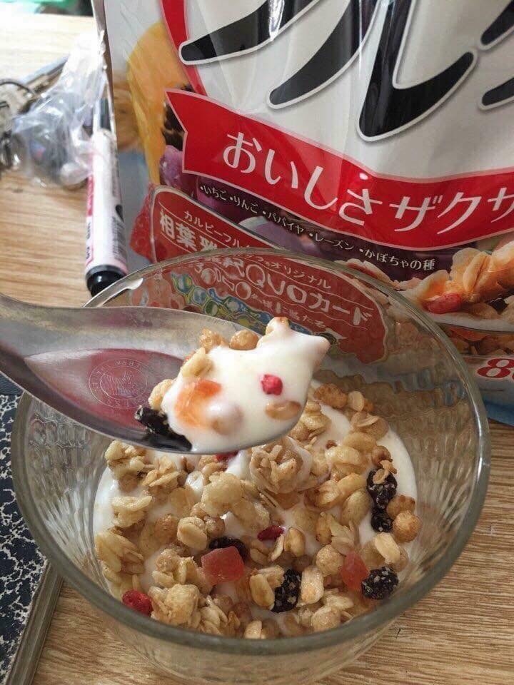 Ngũ cốc Calbee màu đỏ Nội Địa Nhật Bản