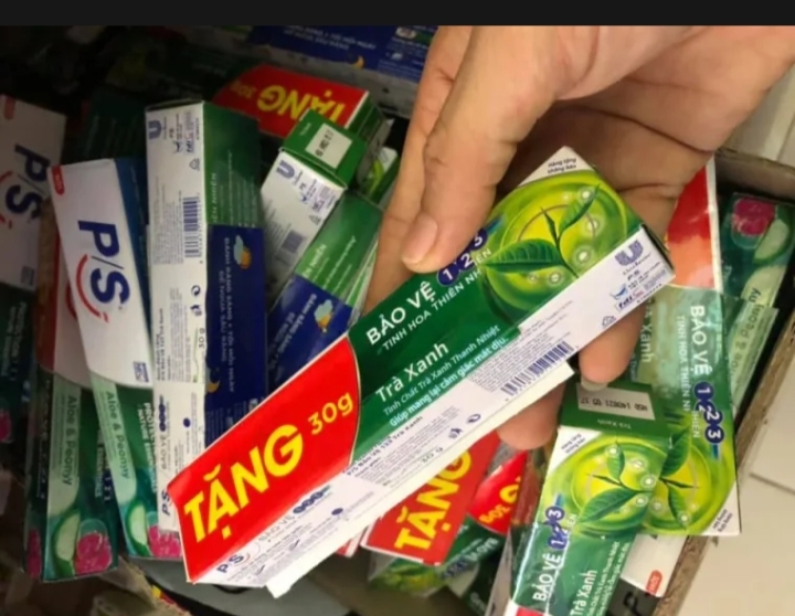 kem đánh răng ps trà xanh