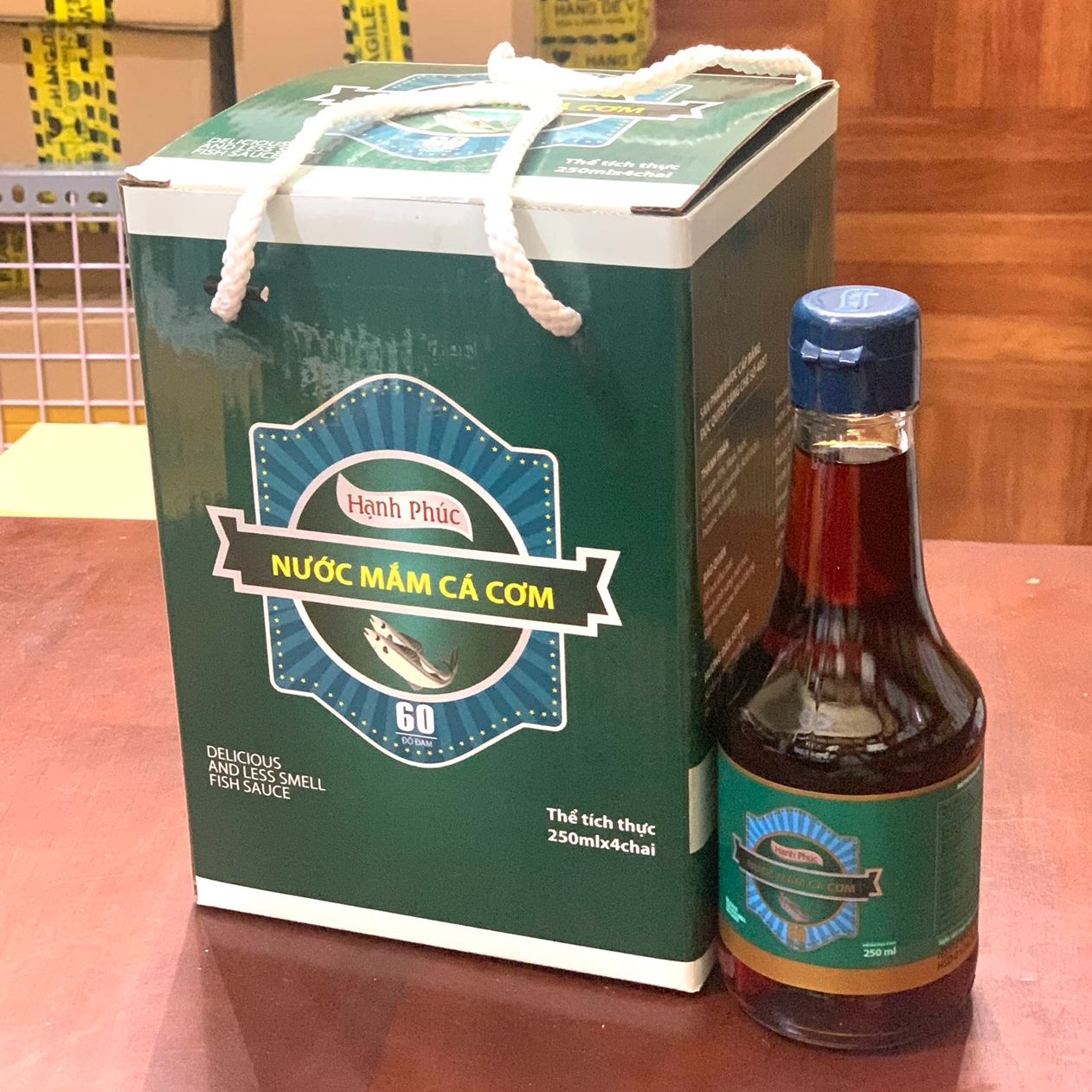( GIAO 2 GIỜ) THÙNG NƯỚC MẮM 60 ĐỘ ĐẠM HẠNH PHÚC CHAI 250ML( 04 CHAI/ THÙNG)