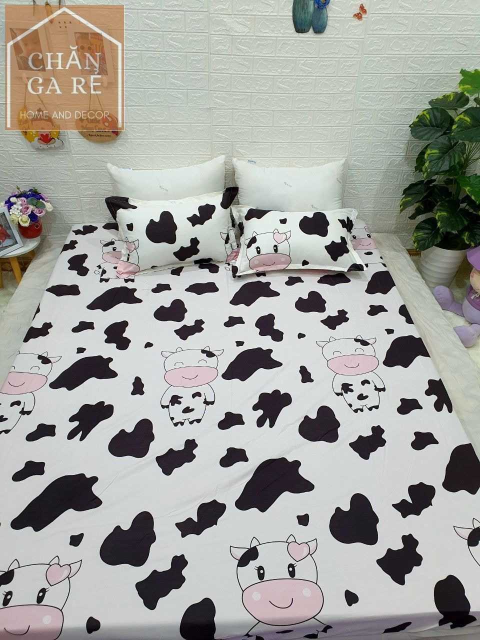 [HCM]Bộ Chăn Ga Vỏ Gối 5 Món - 4 Món Bò Sữa Trắng Đáng Yêu 1M6 x 2M ( 1 Drap + 2 Vỏ Gối Nằm + 1 Chăn Hè + 1 Vỏ Gối Ôm )