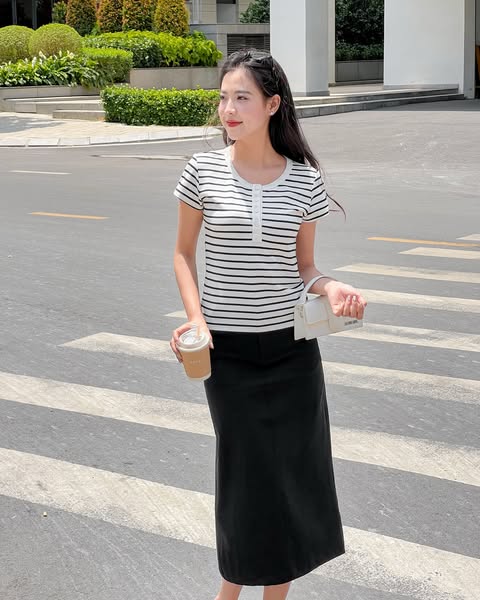 Áo MIRU - Áo thun sọc trắng đen cổ tròn