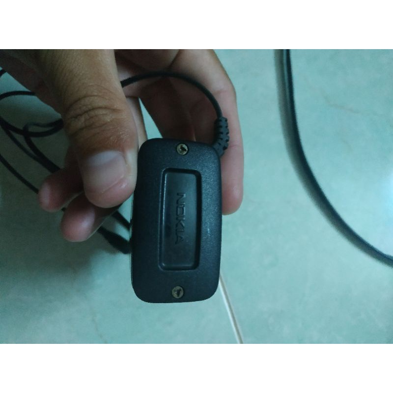 Sạc zin nokia chui nhỏ...