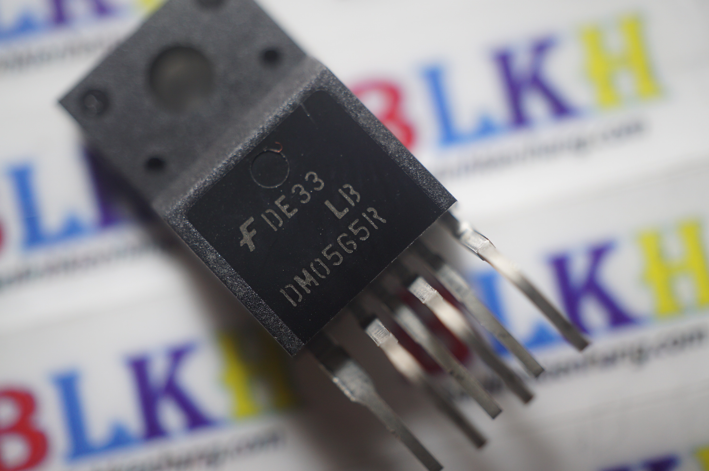 IC nguồn FSDM0565R DM0565R TO-220-6 chính hãng Fairchild