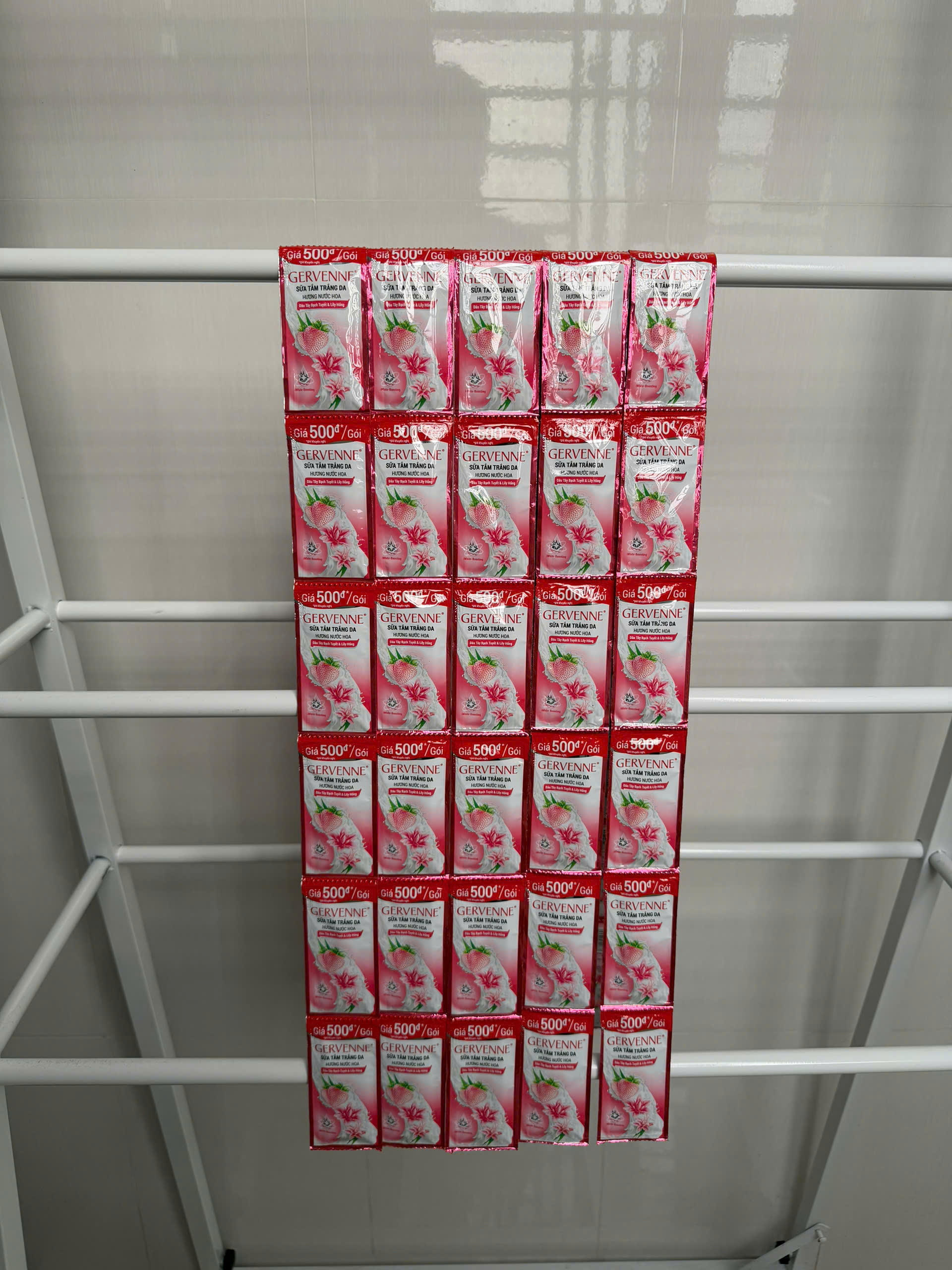 Sữa Tắm Gervenne Dây 12 Gói