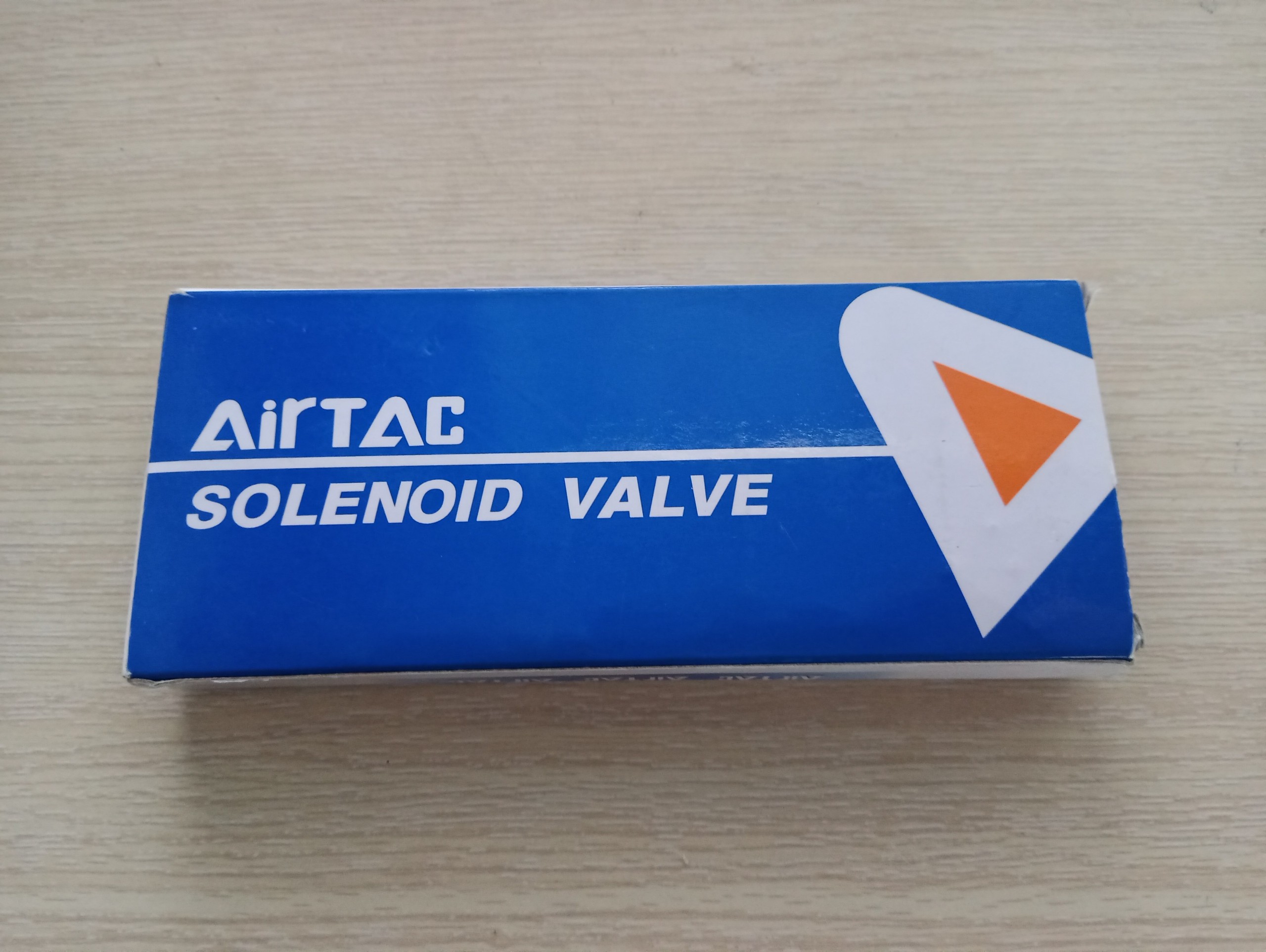Van Điện Từ Khí Nén AIRTAC 4V220-08 (Van Khí Nén 5/2, 2 Đầu Coil)