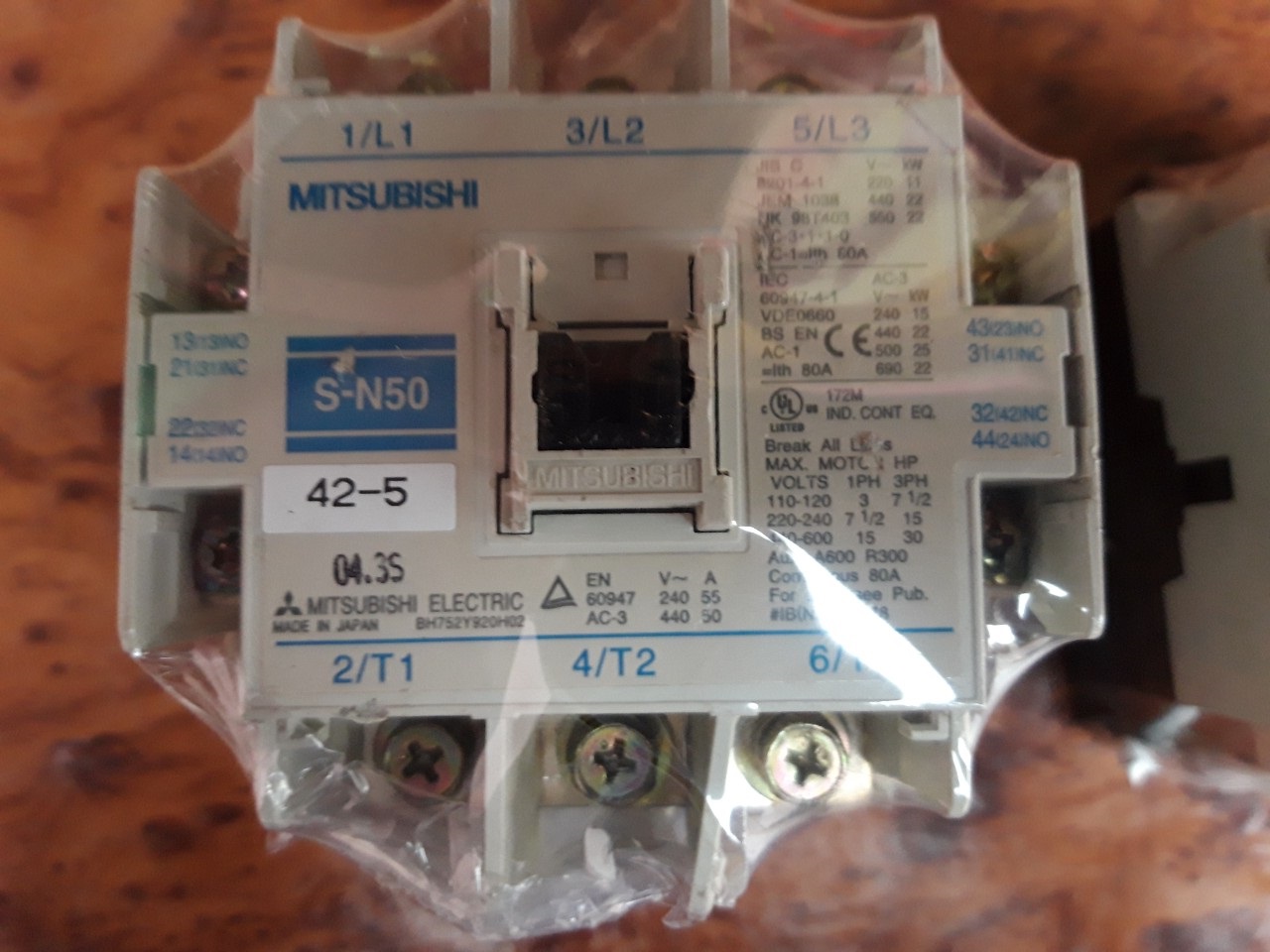CONTACTOR NHẬT BẢN 50A 65A COIL 220V