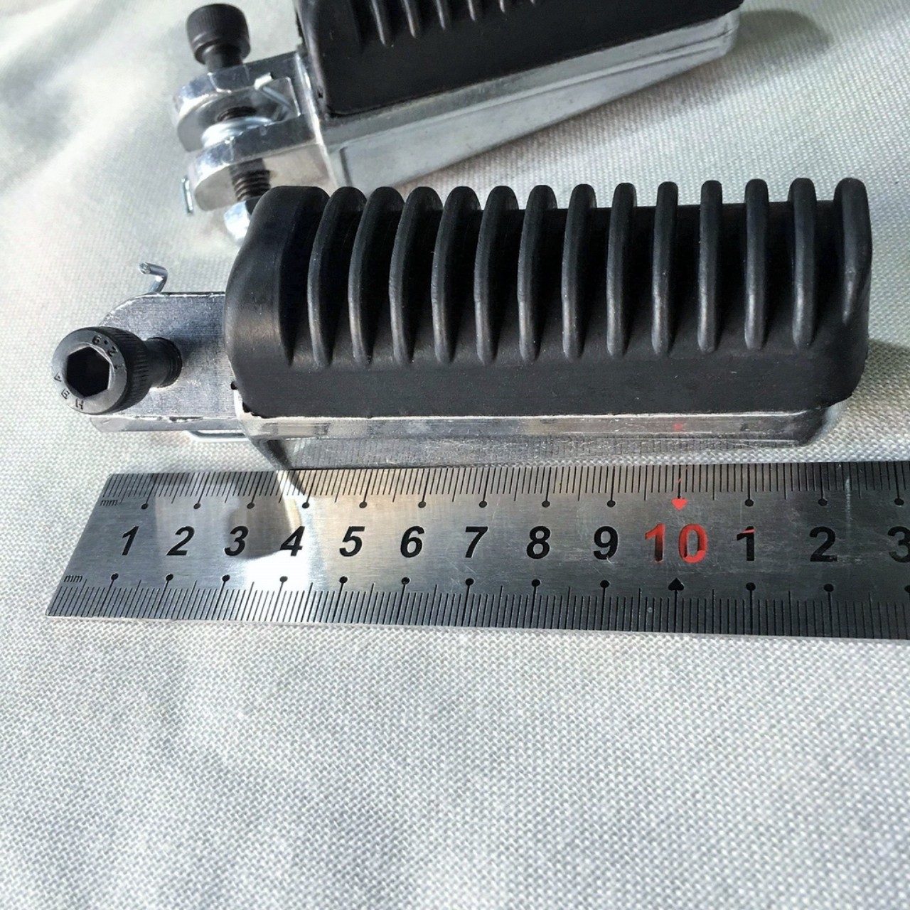 Gác Chân Trước Exciter 150