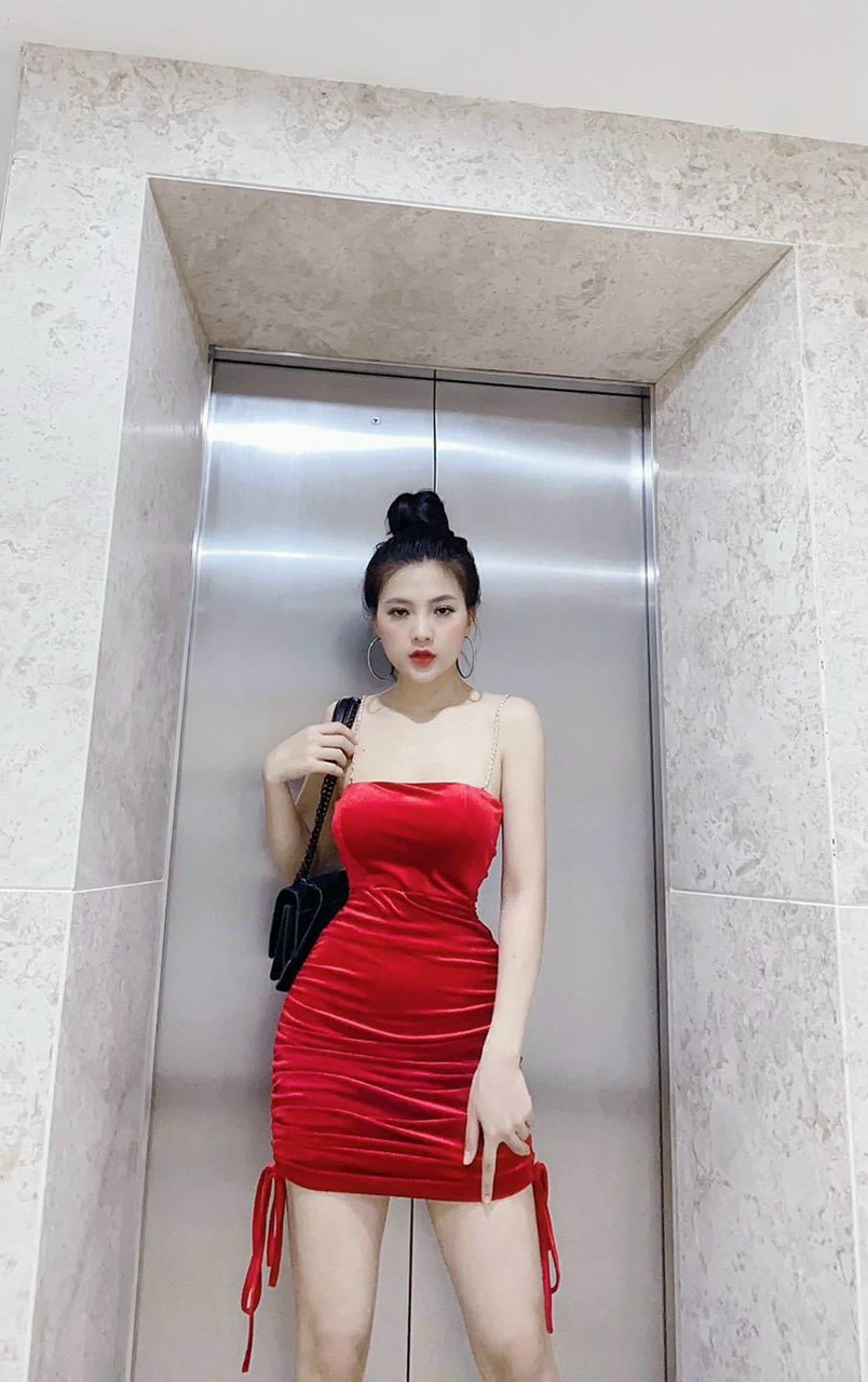 Đầm Nhung Dây Xích Hack Dáng Cực Hot UP