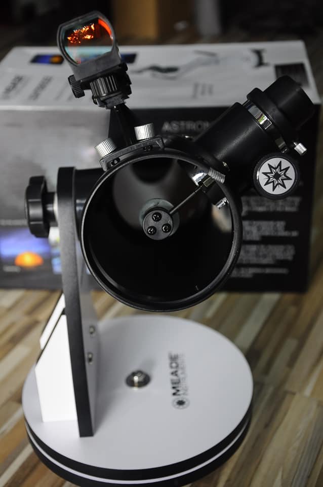 Kính thiên văn phản xạ Meade LightBridge Mini 82mm
