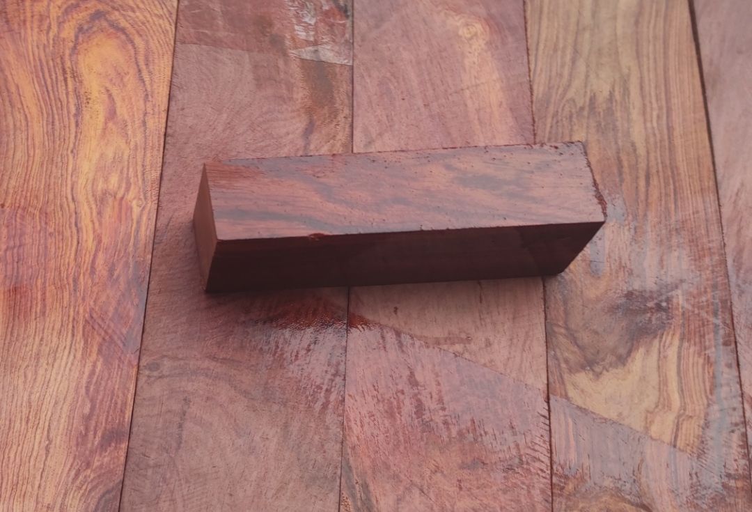 gỗ cẩm lai 14X4X3cm