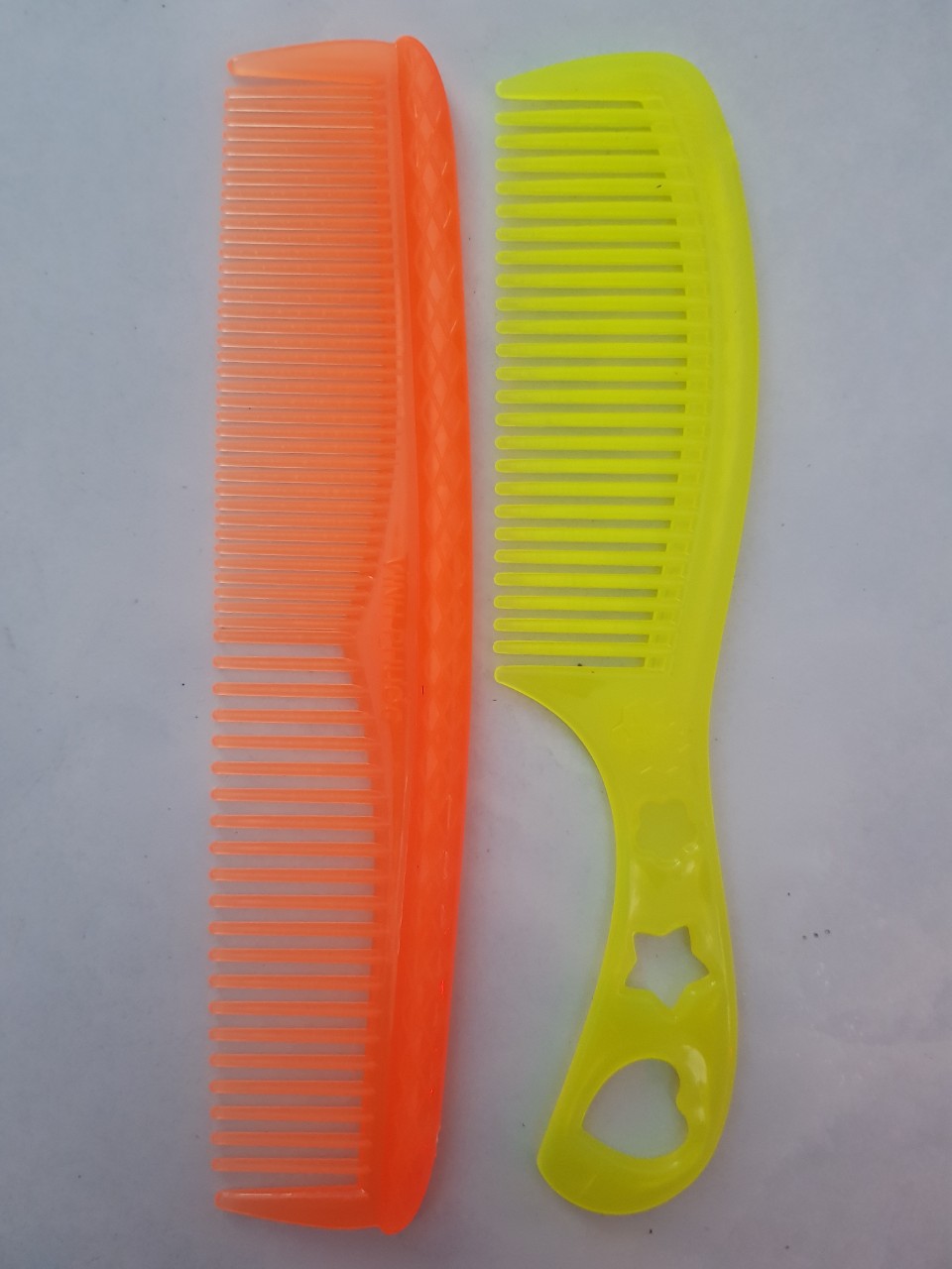Combo of 2 Plastic Hair Combs