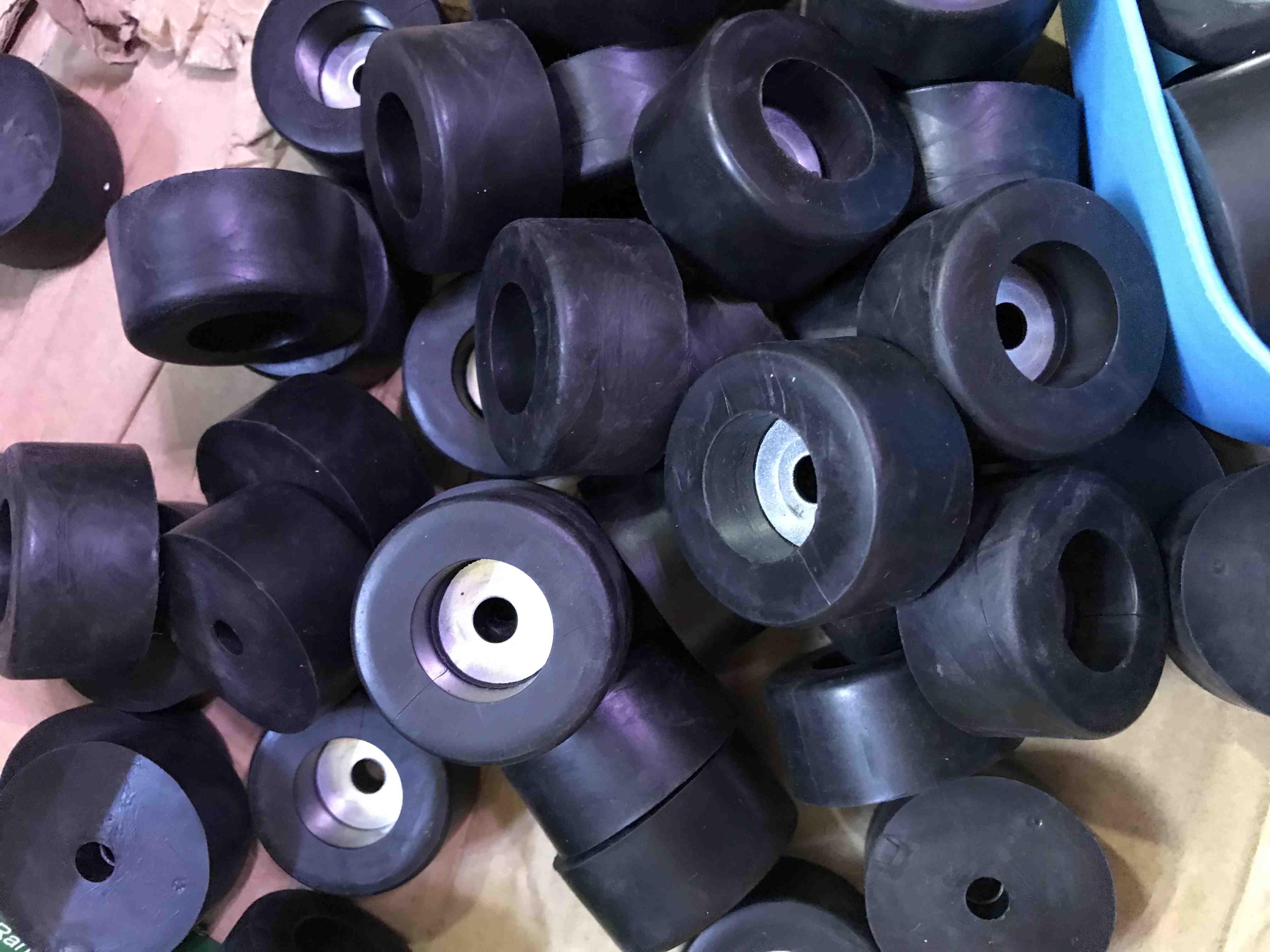 2 chiếc chân cao su giảm rung cho Âmpli 15x7 - 2chiecchanAmpli