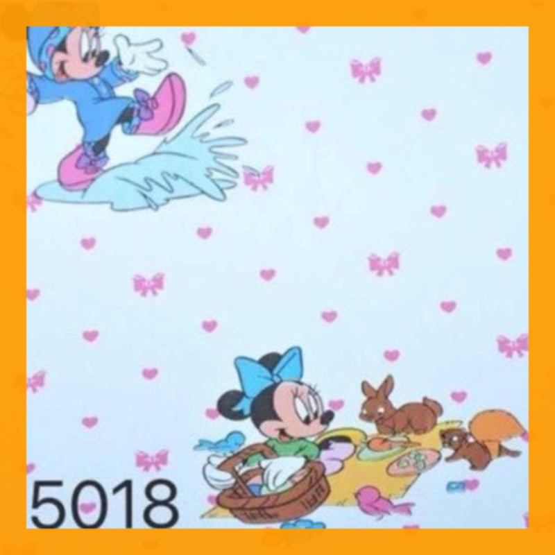 giấy dán tường sẵn keo chuột micky