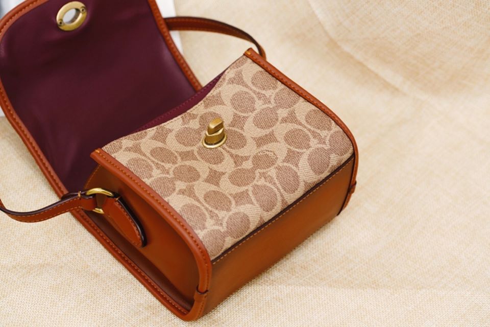 [HCM]Túi COACH TURNLOCK Mẫu mới 2020 của Coach.