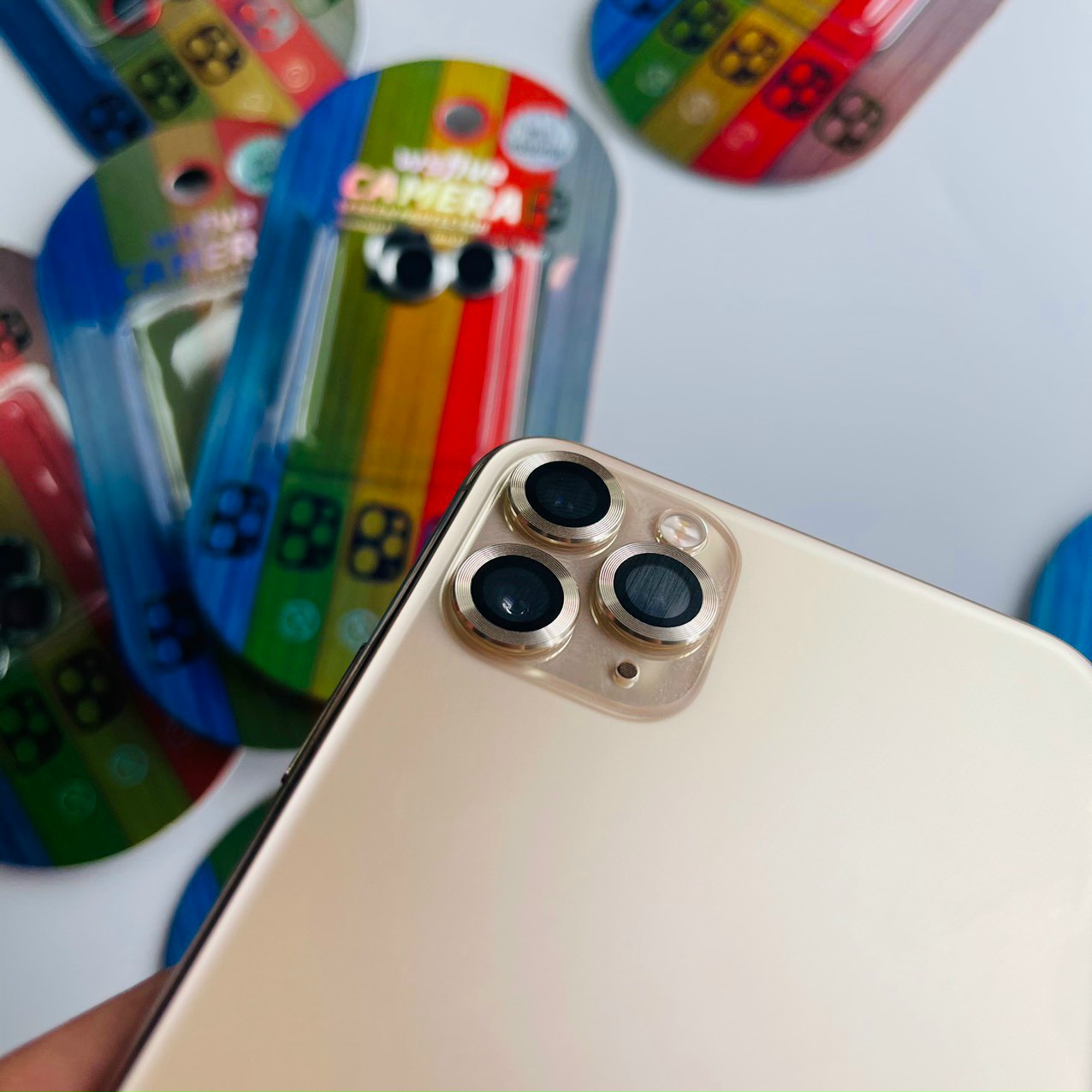 Dán kim loại bảo vệ từng mắt camera cho iPhone 11-12 Pro Max