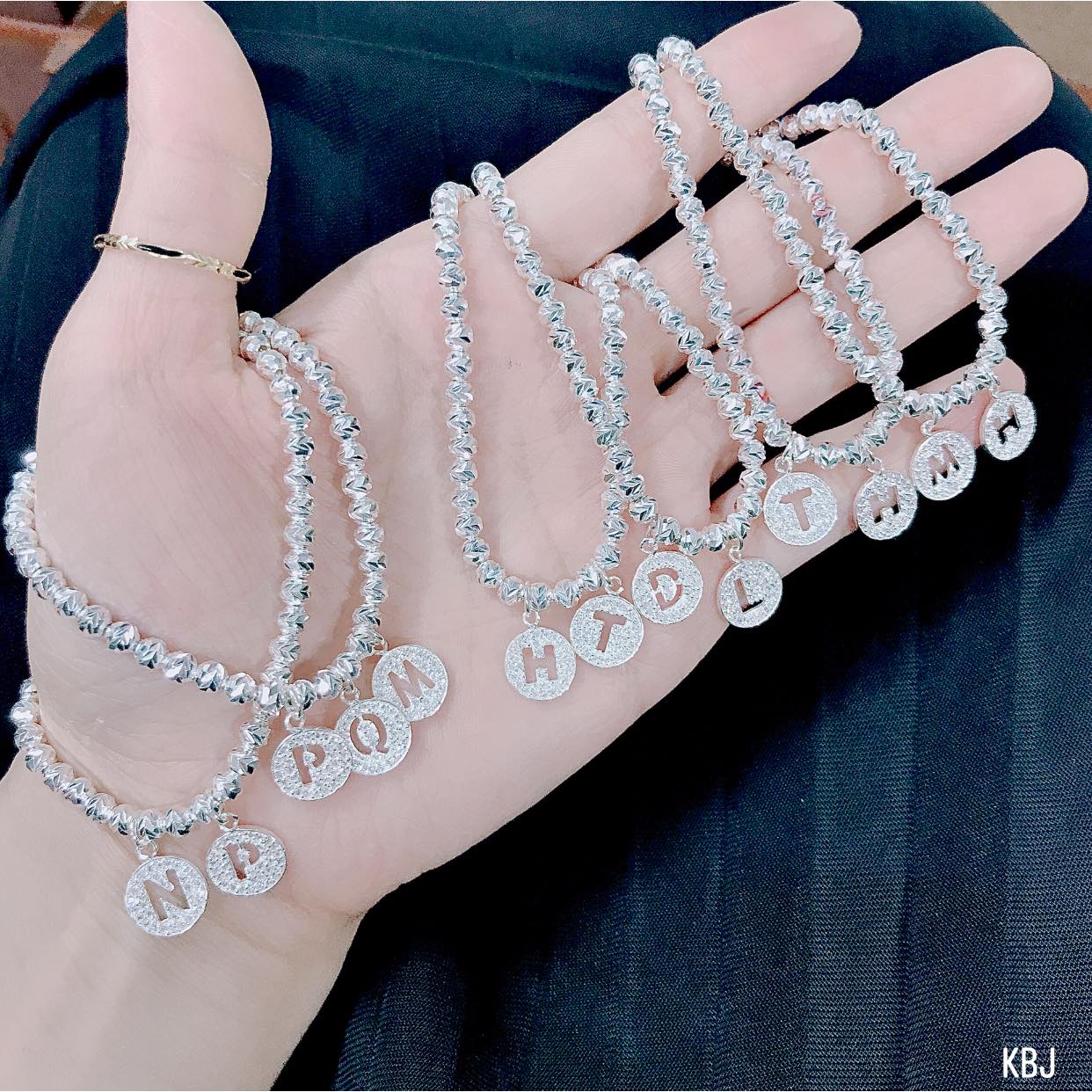 Lắc bi mix chữ cái theo tên