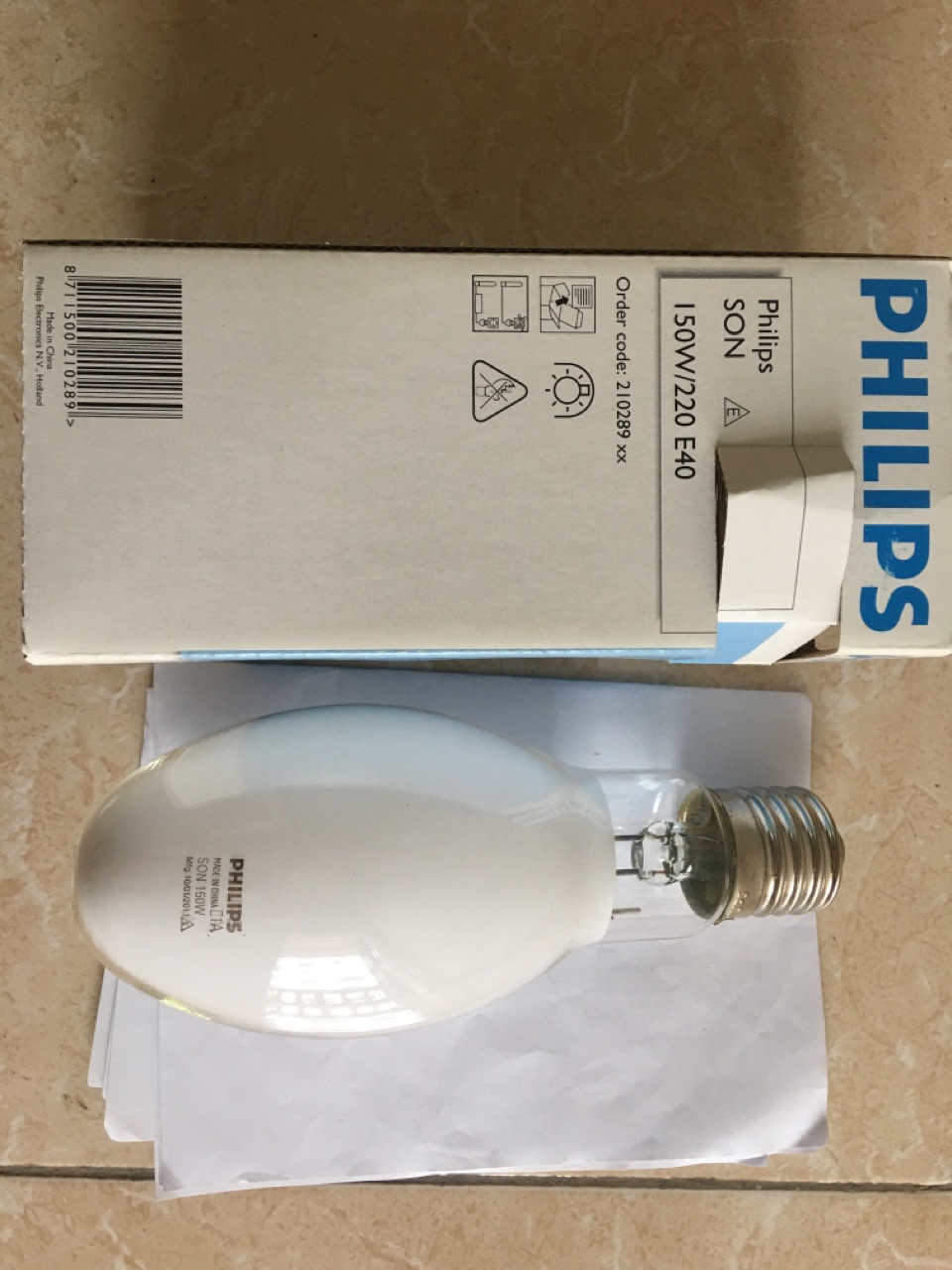 BÓNG CAO ÁP SODIUM PHILIPS DẠNG BẦU SON 150W ĐUI E40 ÁNH SÁNG VÀNG