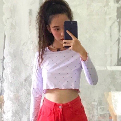 Usthebasic - Áo Croptop tay dài Heart Lettuce-edge