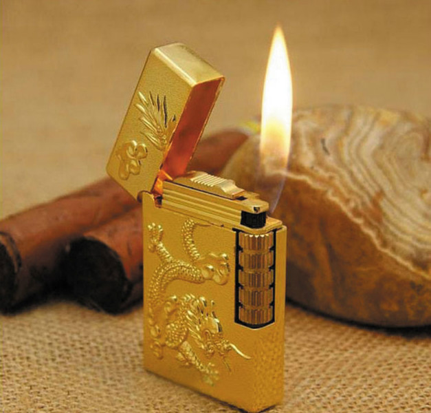 HỘP QUẸT CHẠM KHẮC RỒNG VÀNG