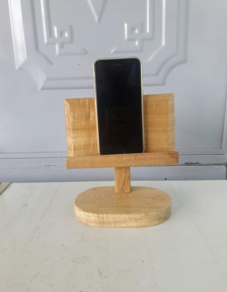 kệ để điện thoại