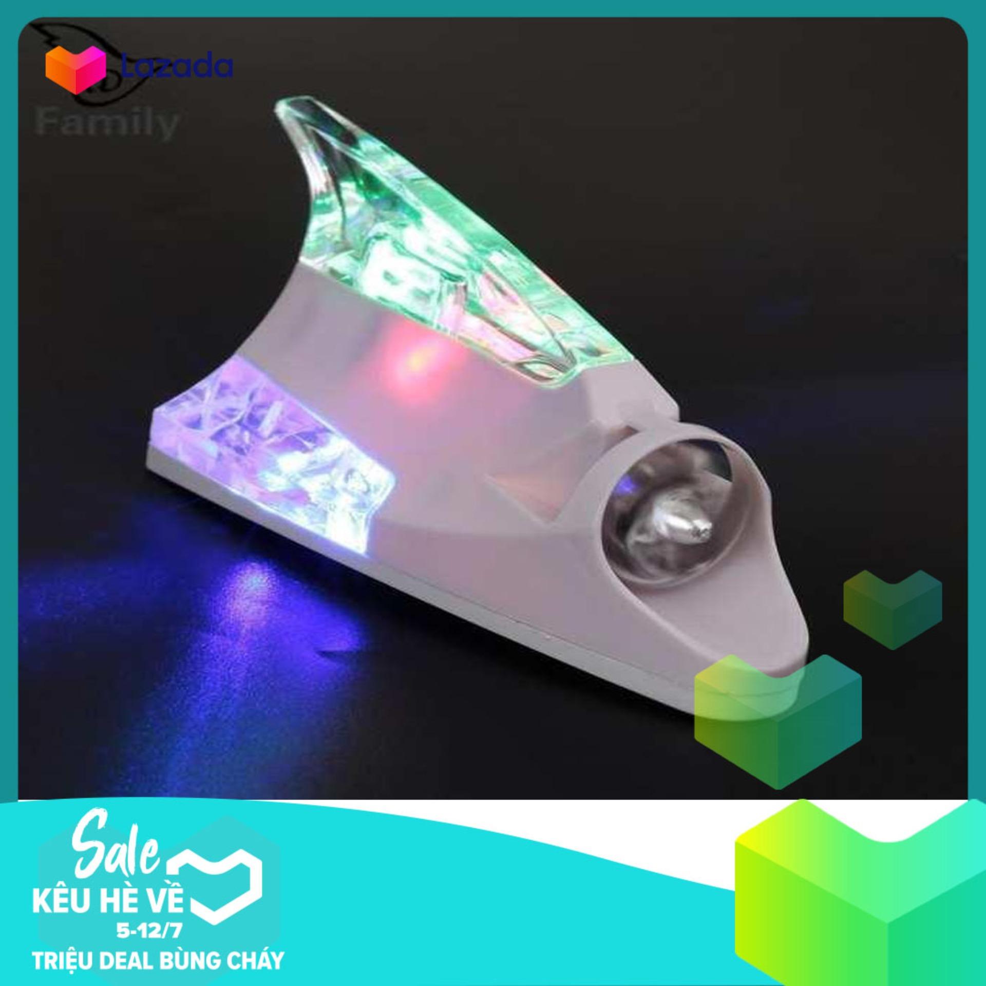 Vây cá mập trang trí nóc xe hơi giả ăng-ten (Đèn LED chạy bằng năng lượng gió) (Màu Trắng)