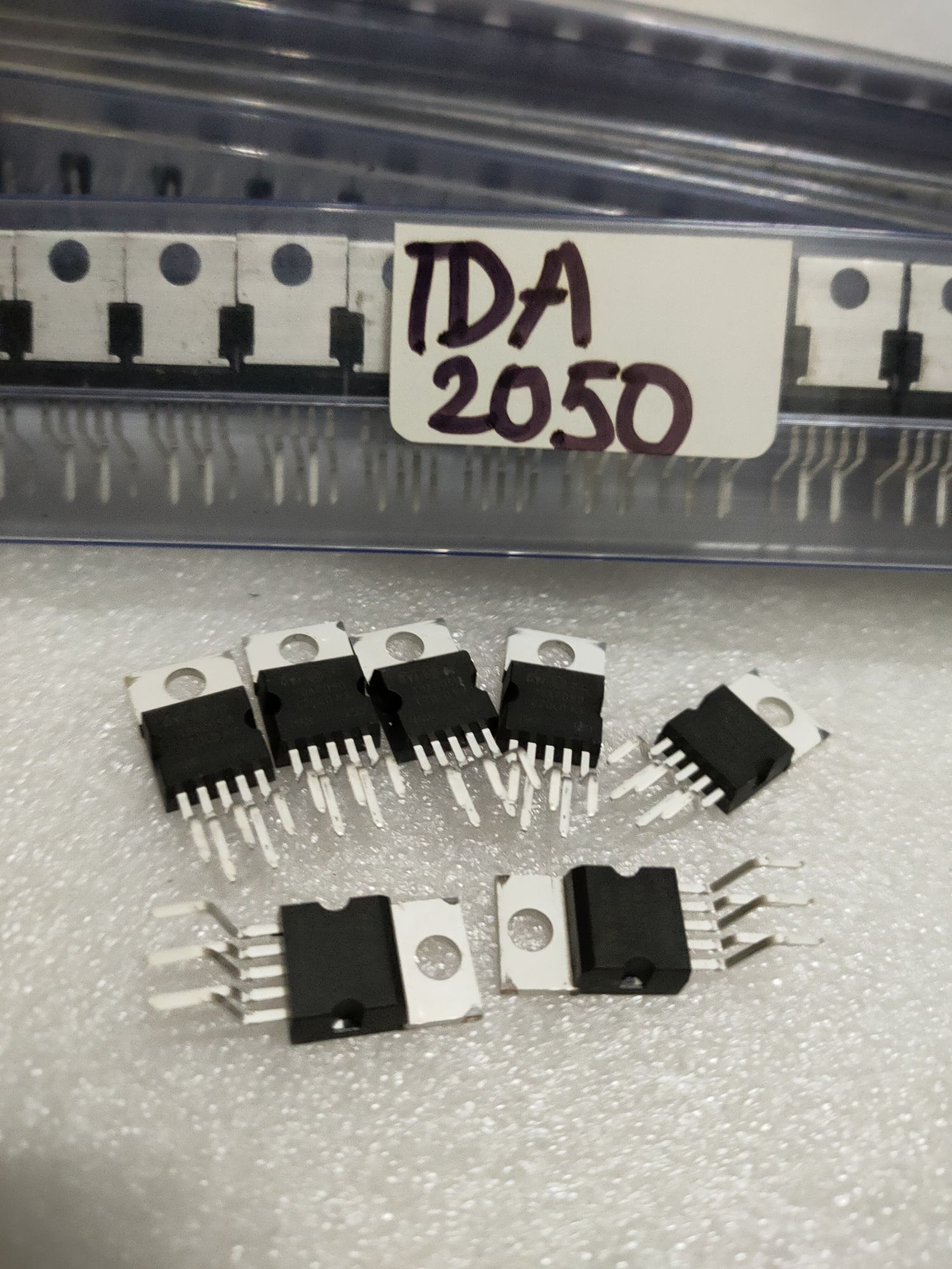 5 Con TDA2050