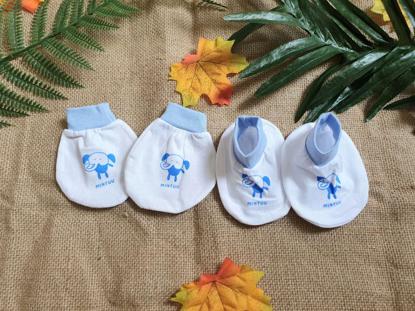 combo 2 set bao tay bao chân bo trắng Mintuu