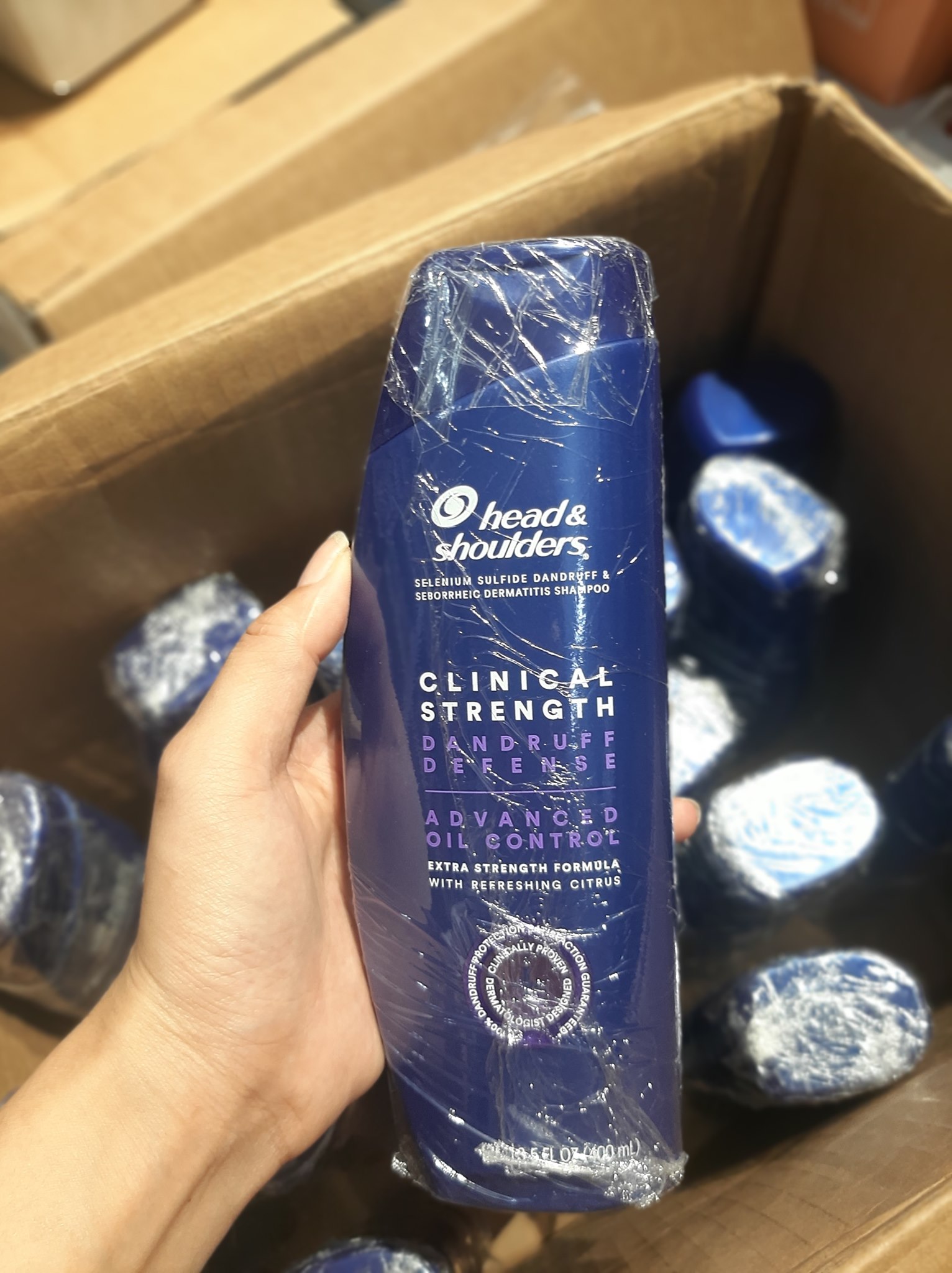 Dầu Gội Đặc Trị Gàu Head & Shoulder Clinical Strength  Mỹ