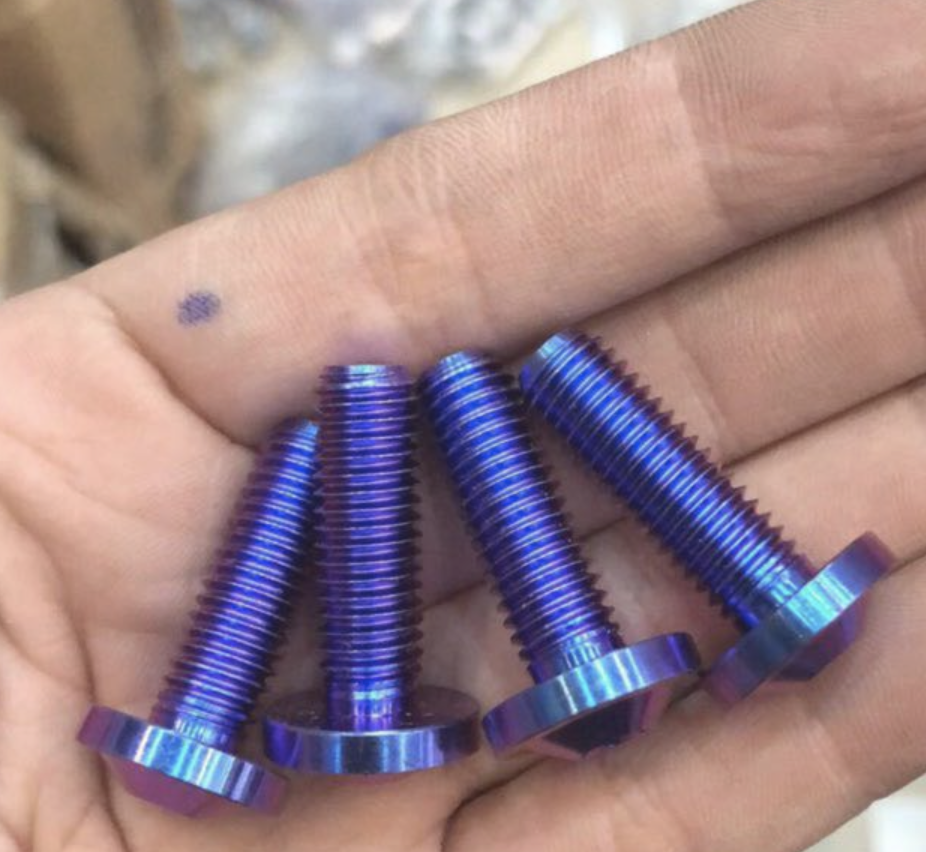 ( 4 ốc ) Ốc titan 8li25 đầu dày gắn gác chân Ex