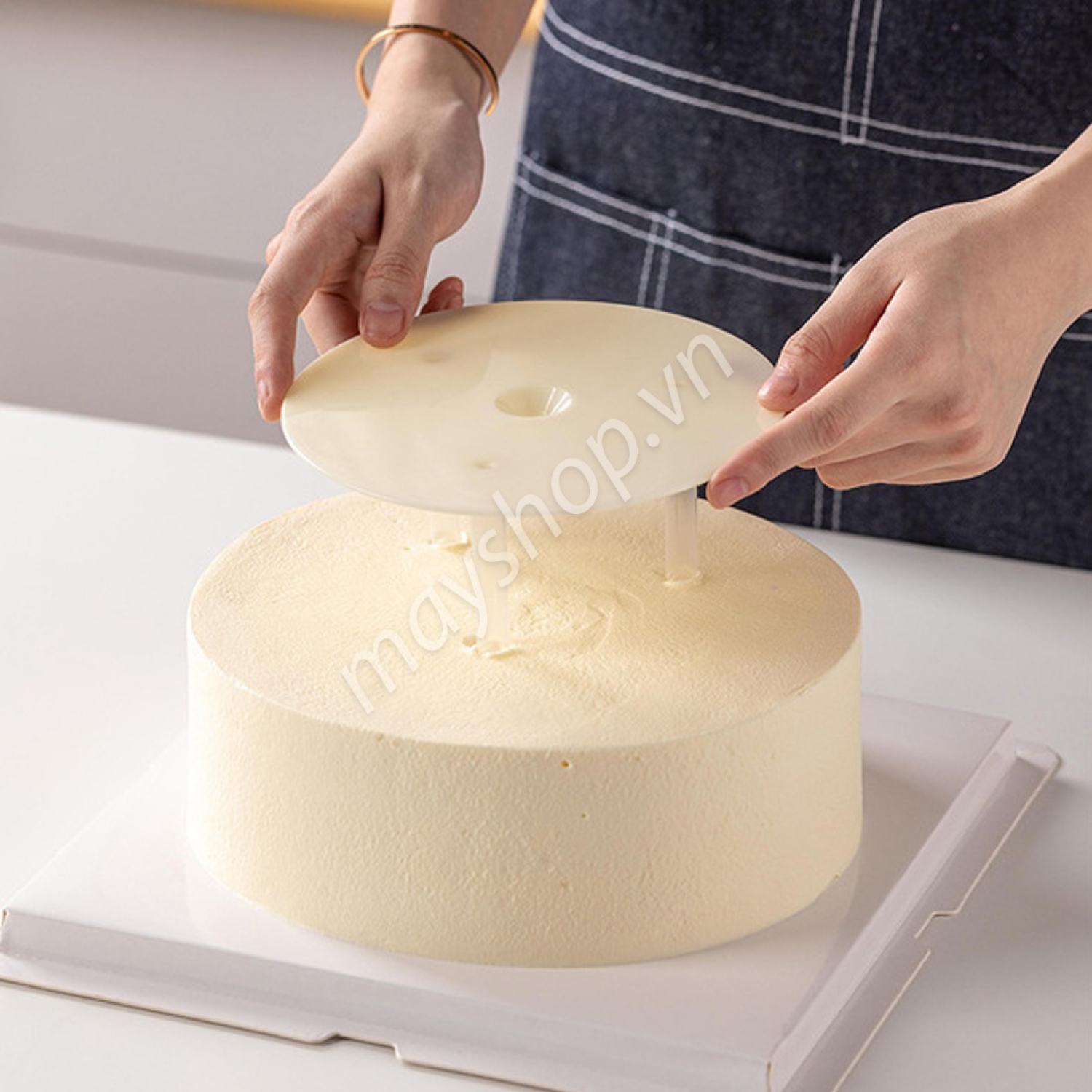 Chồng tầng trang trí bánh kem