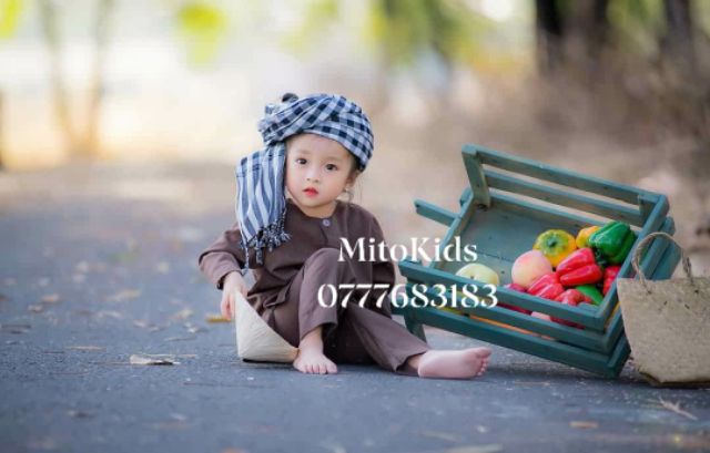 (8-30kg) Bộ bà ba nâu kate kèm khăn rằn cho bé