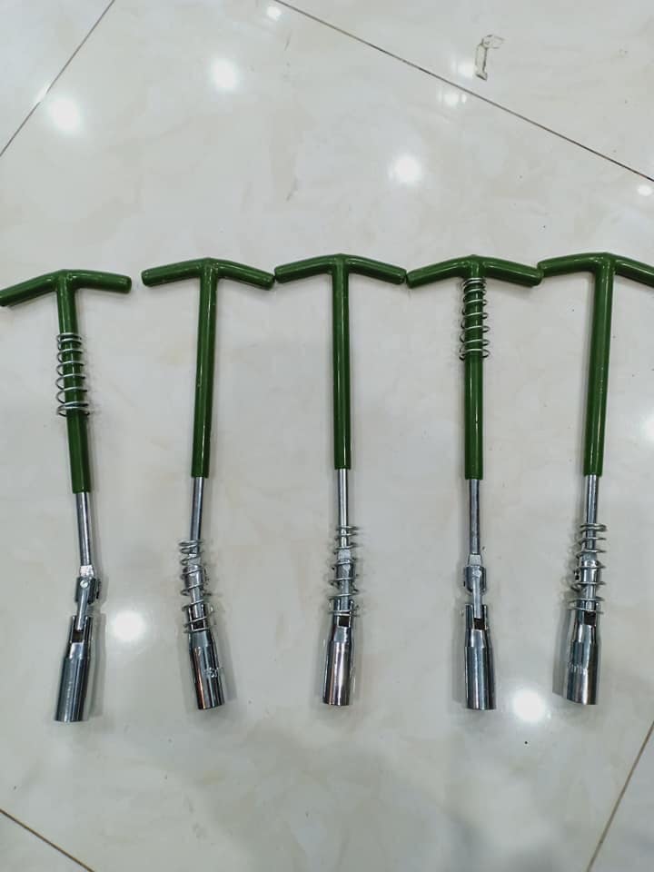 Cần Mở Bugi 16mm chữ T Lúc Lắc