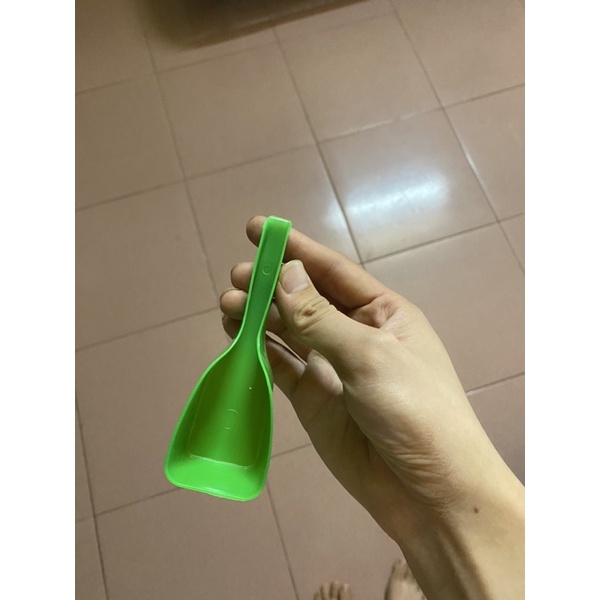 Thìa xúc thức ăn, cám cho chim