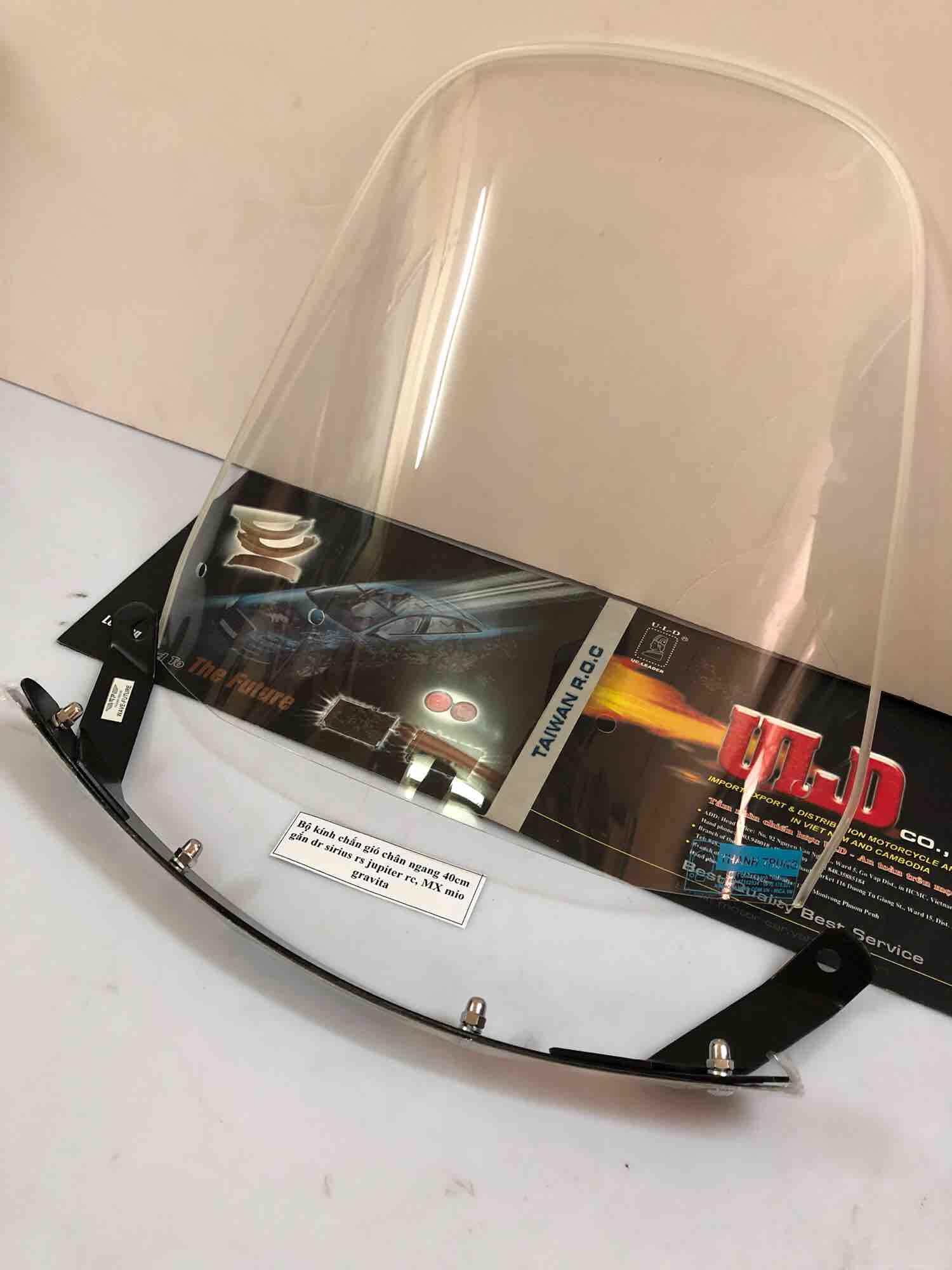 Kính chắn gió 40cm dùng được cho các dòng xe