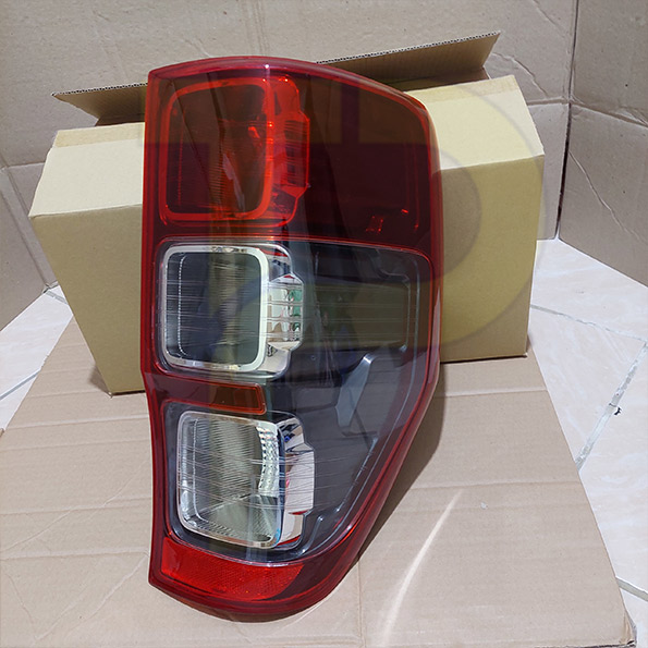 ĐÈN HẬU FORD RANGER WILDTRAK